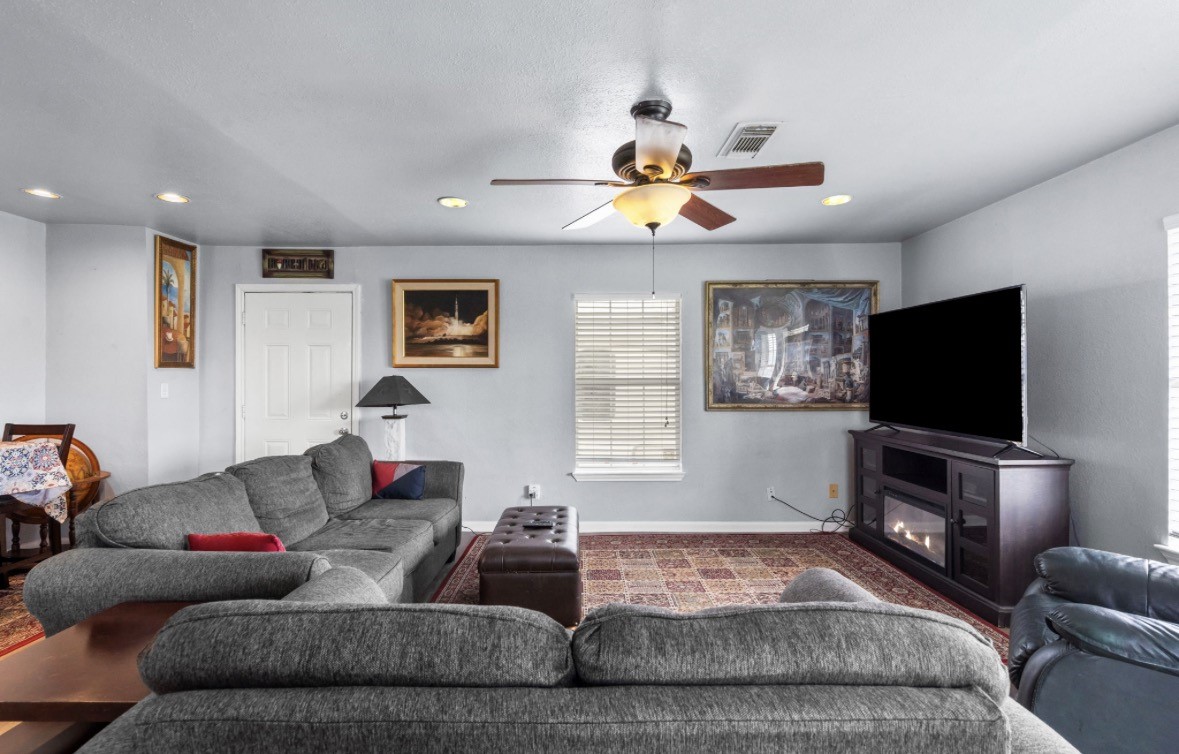 620 6th Street, Dickinson, TX 77539