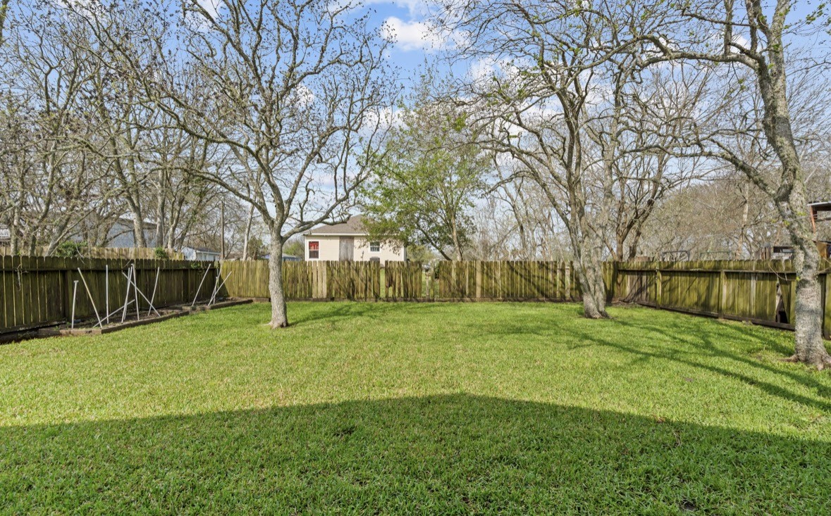 620 6th Street, Dickinson, TX 77539