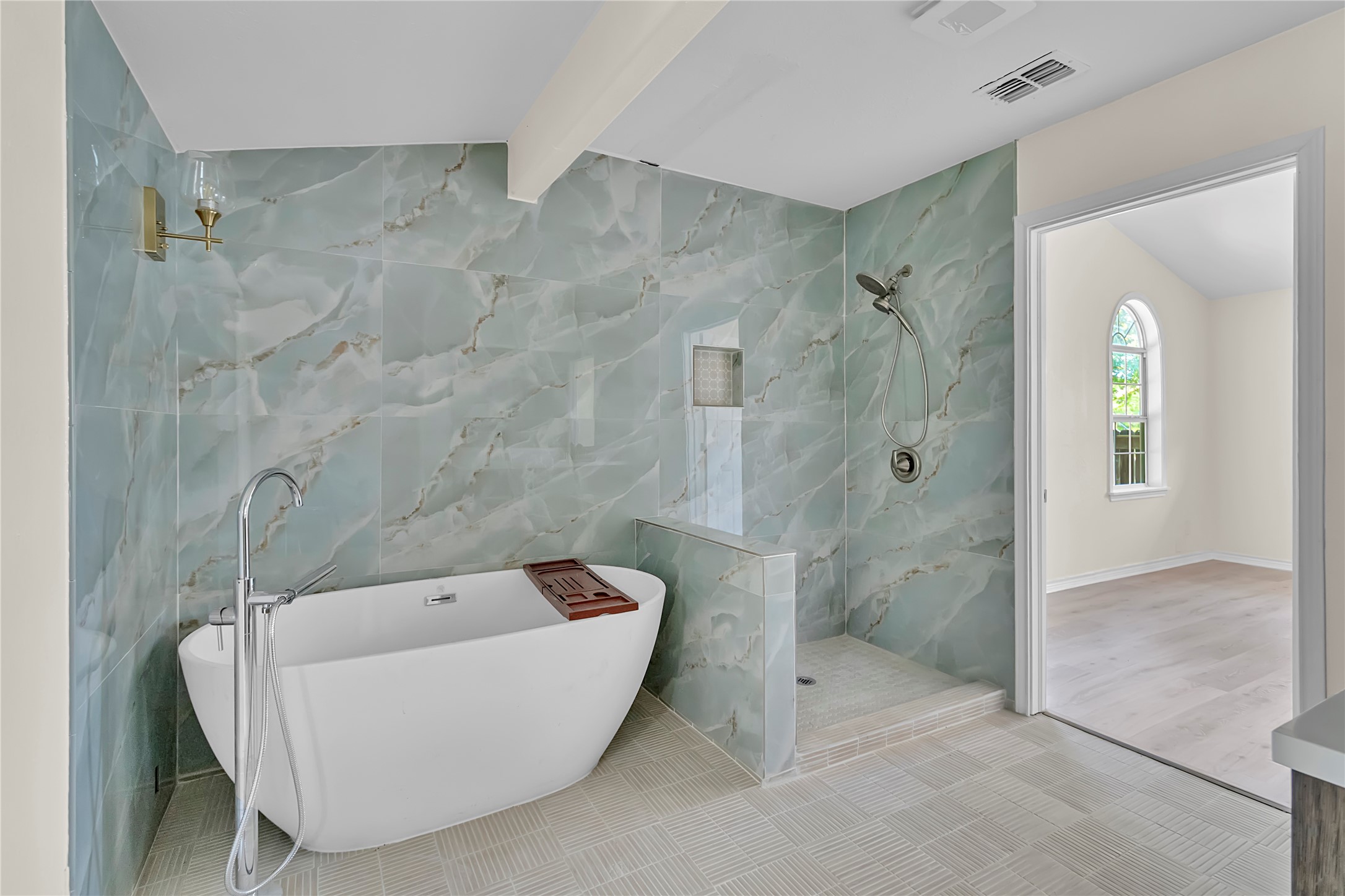 7220 Moore, Hitchcock, TX 77563
