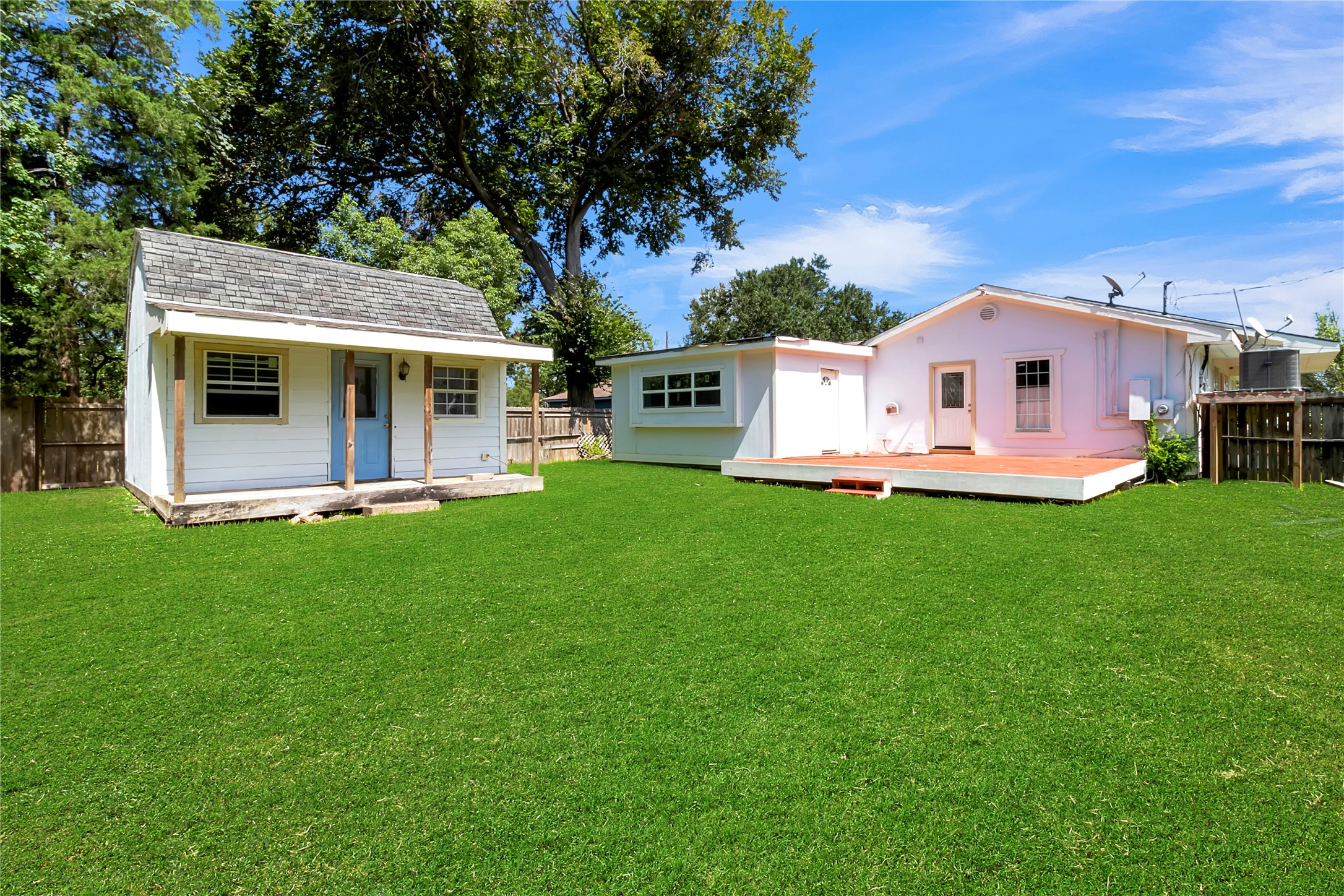 7220 Moore, Hitchcock, TX 77563