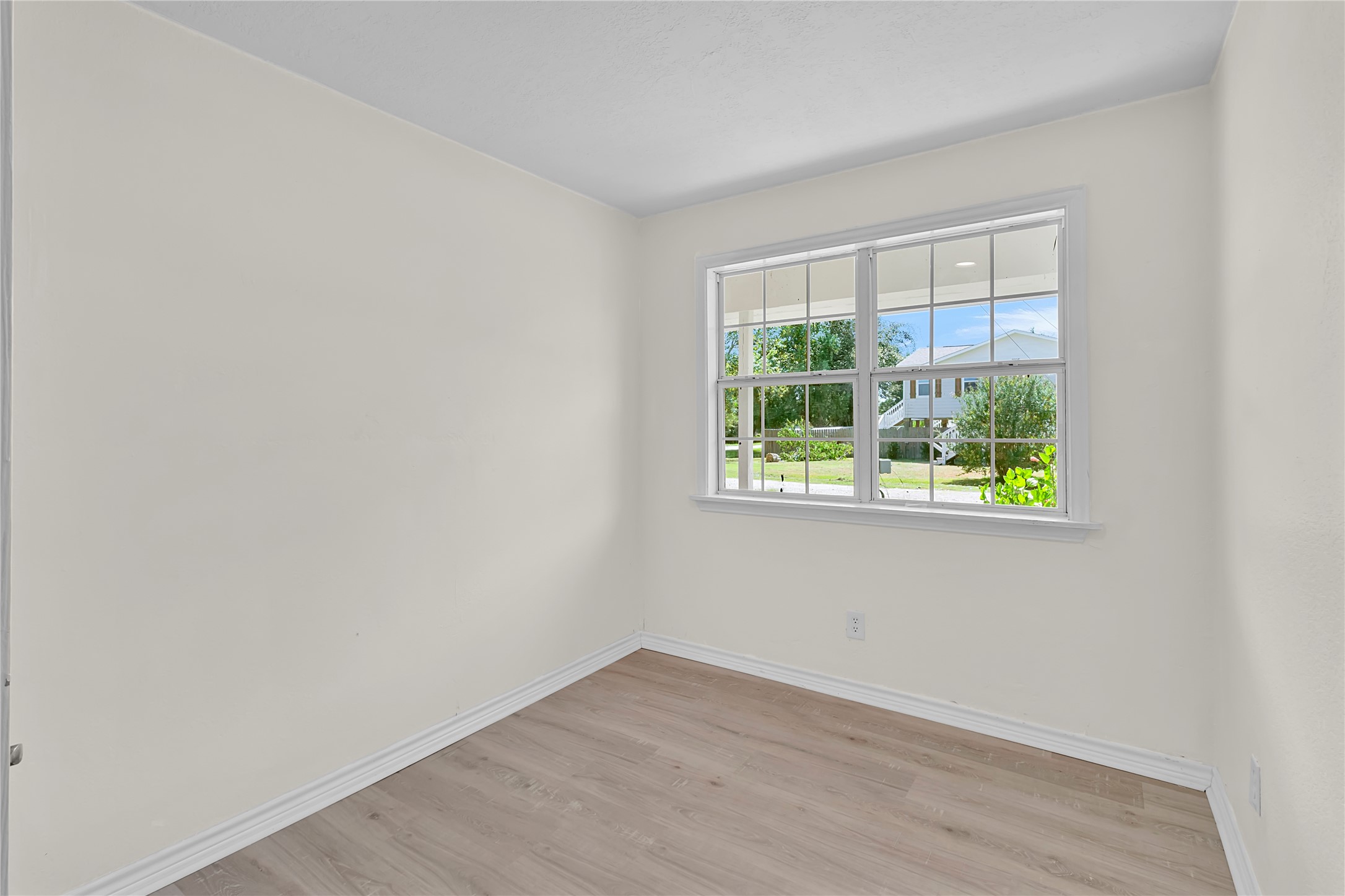7220 Moore, Hitchcock, TX 77563