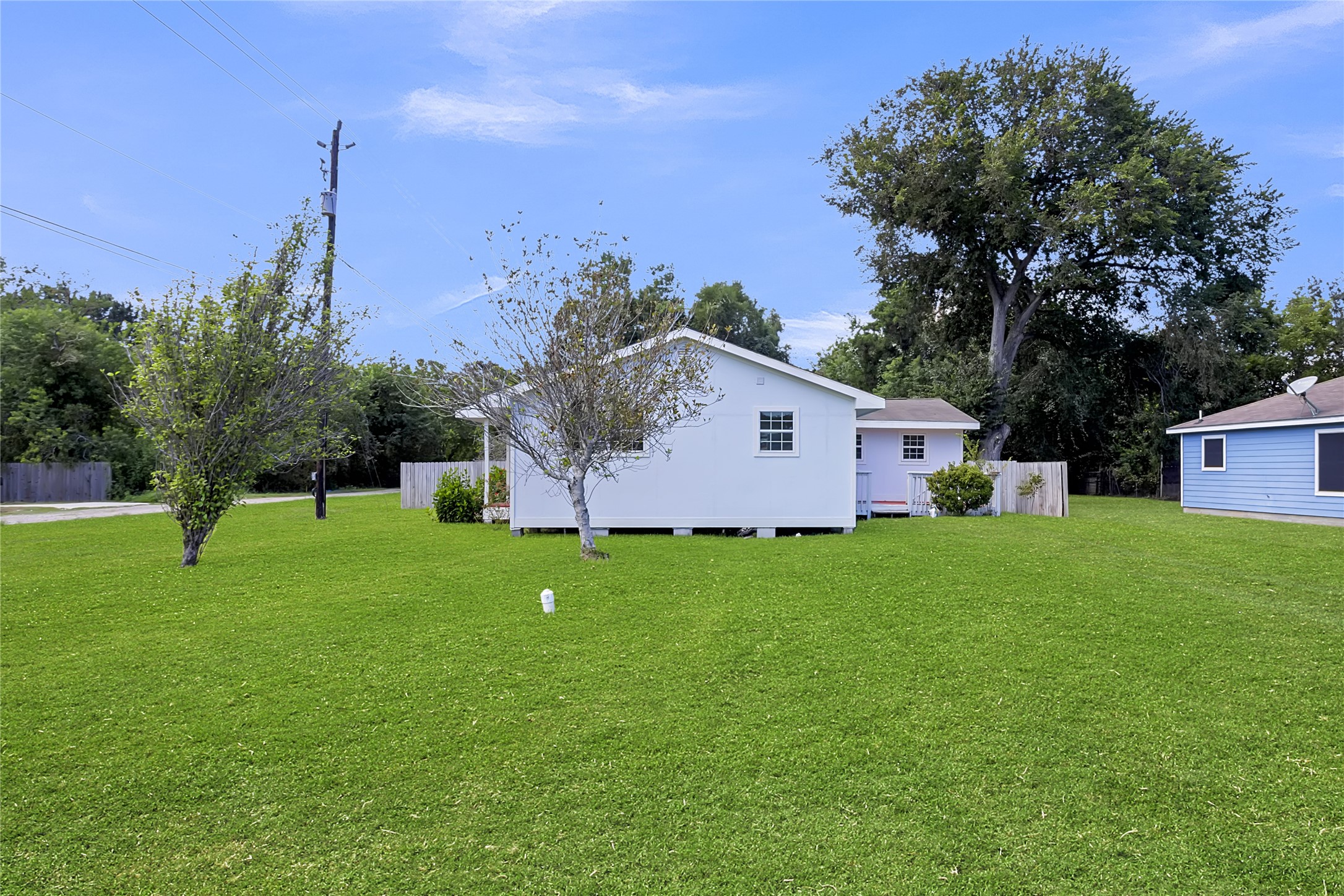 7220 Moore, Hitchcock, TX 77563
