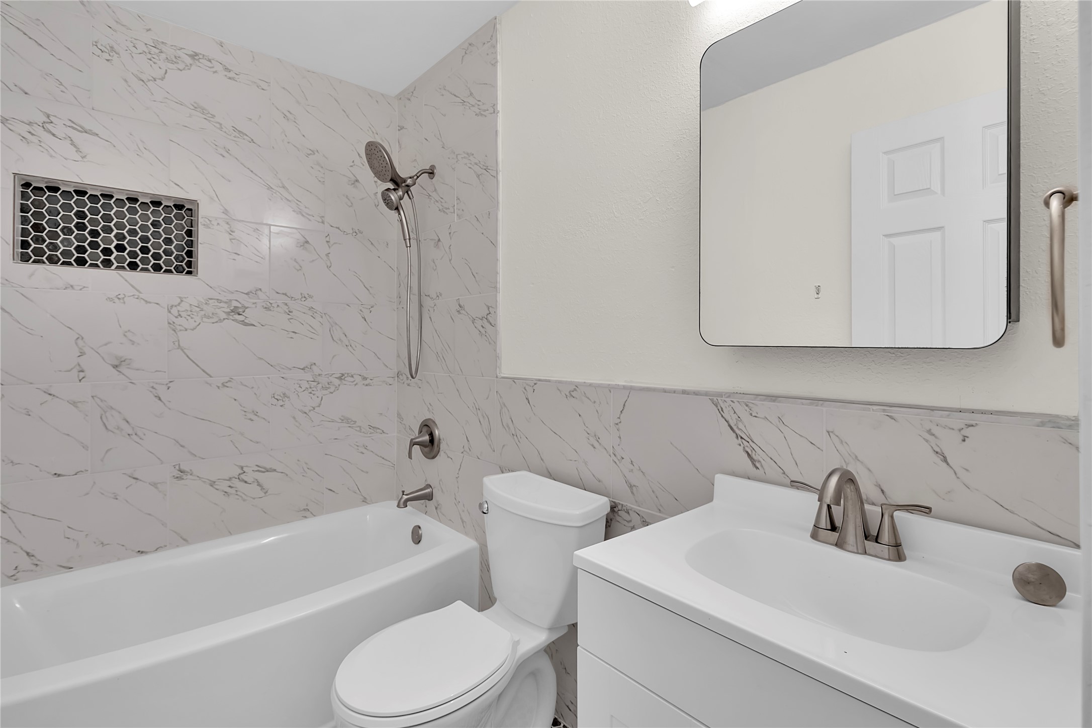 7220 Moore, Hitchcock, TX 77563