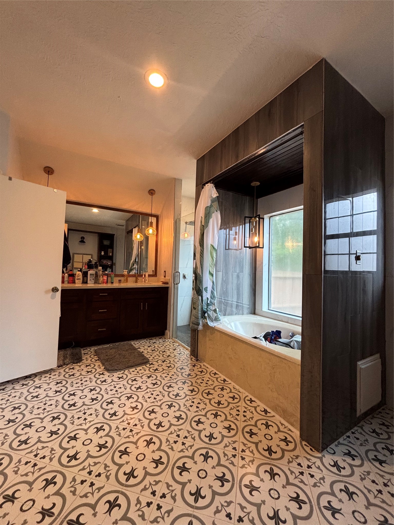 5422 Windy Lake Drive, Houston, TX 77345