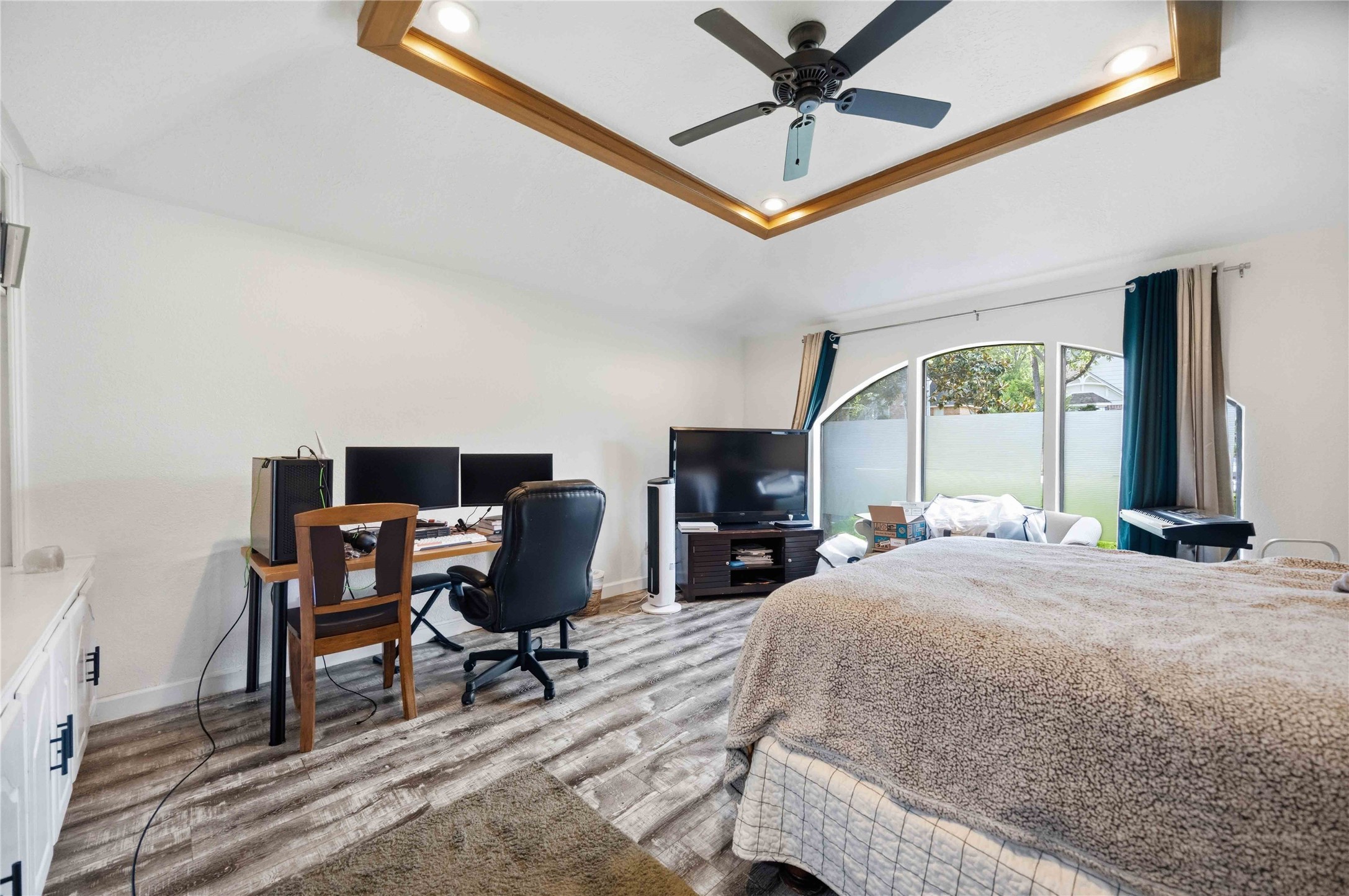 5422 Windy Lake Drive, Houston, TX 77345