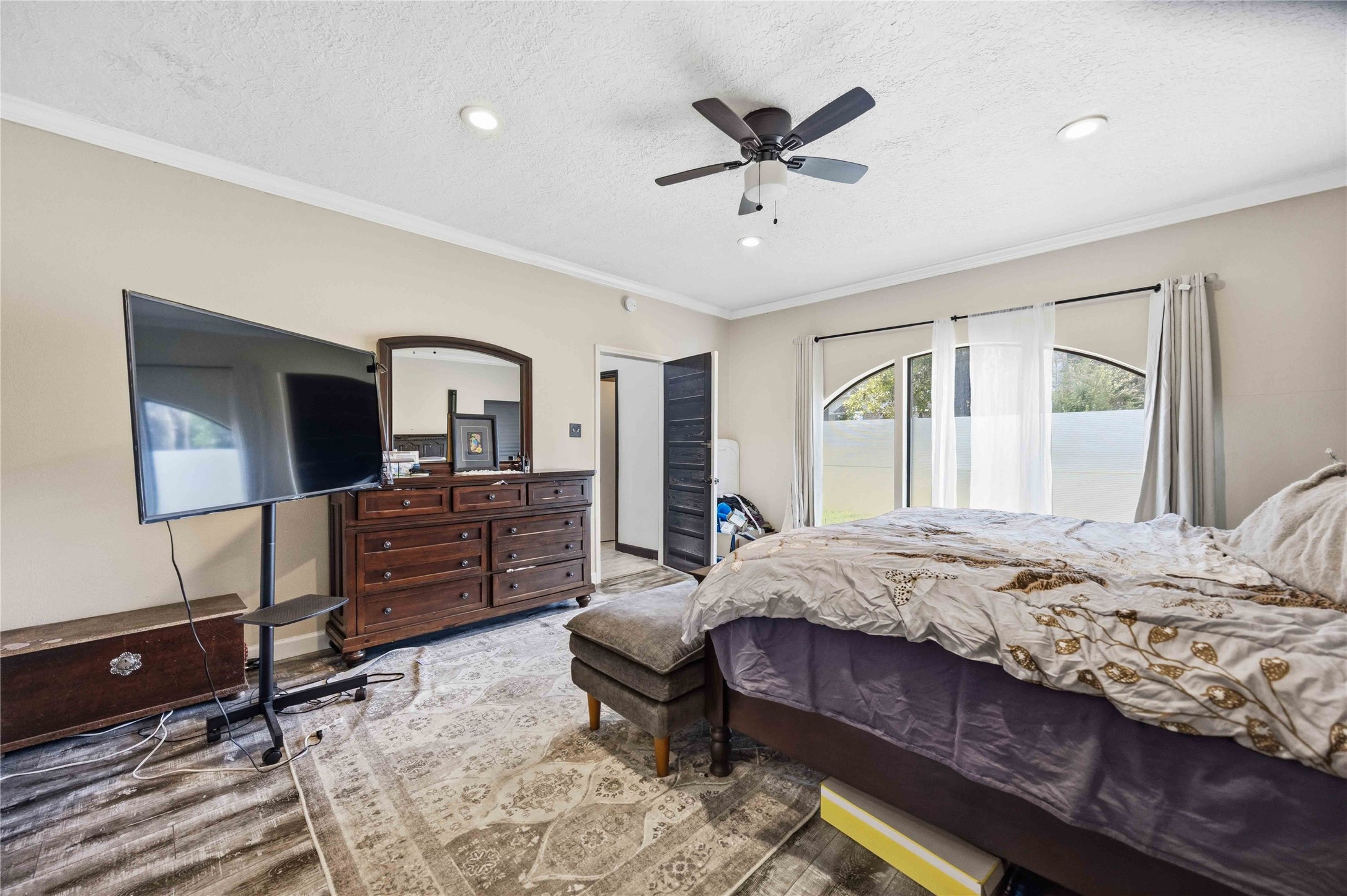 5422 Windy Lake Drive, Houston, TX 77345