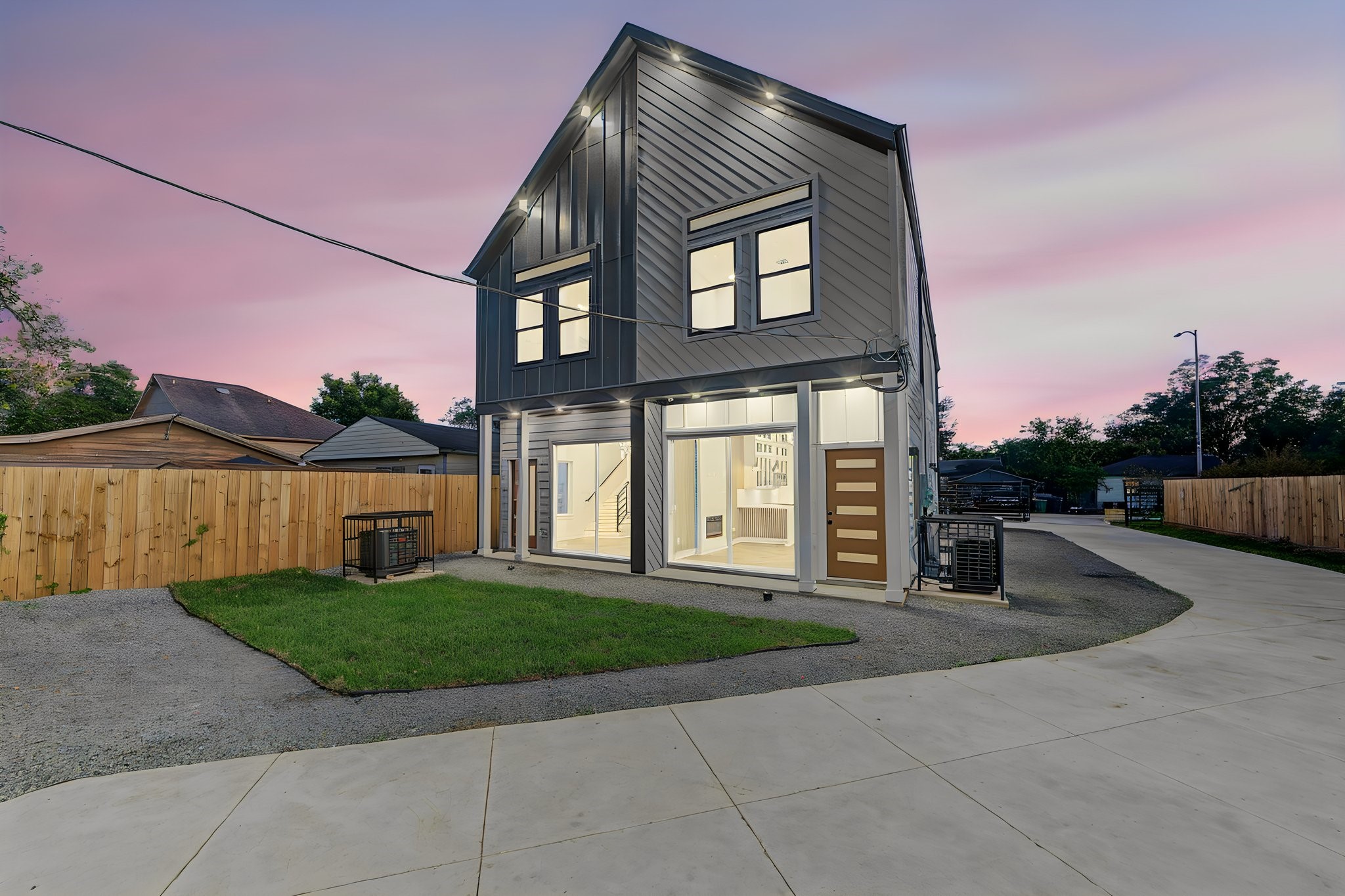 5109 Higgins Street, Houston, TX 77033