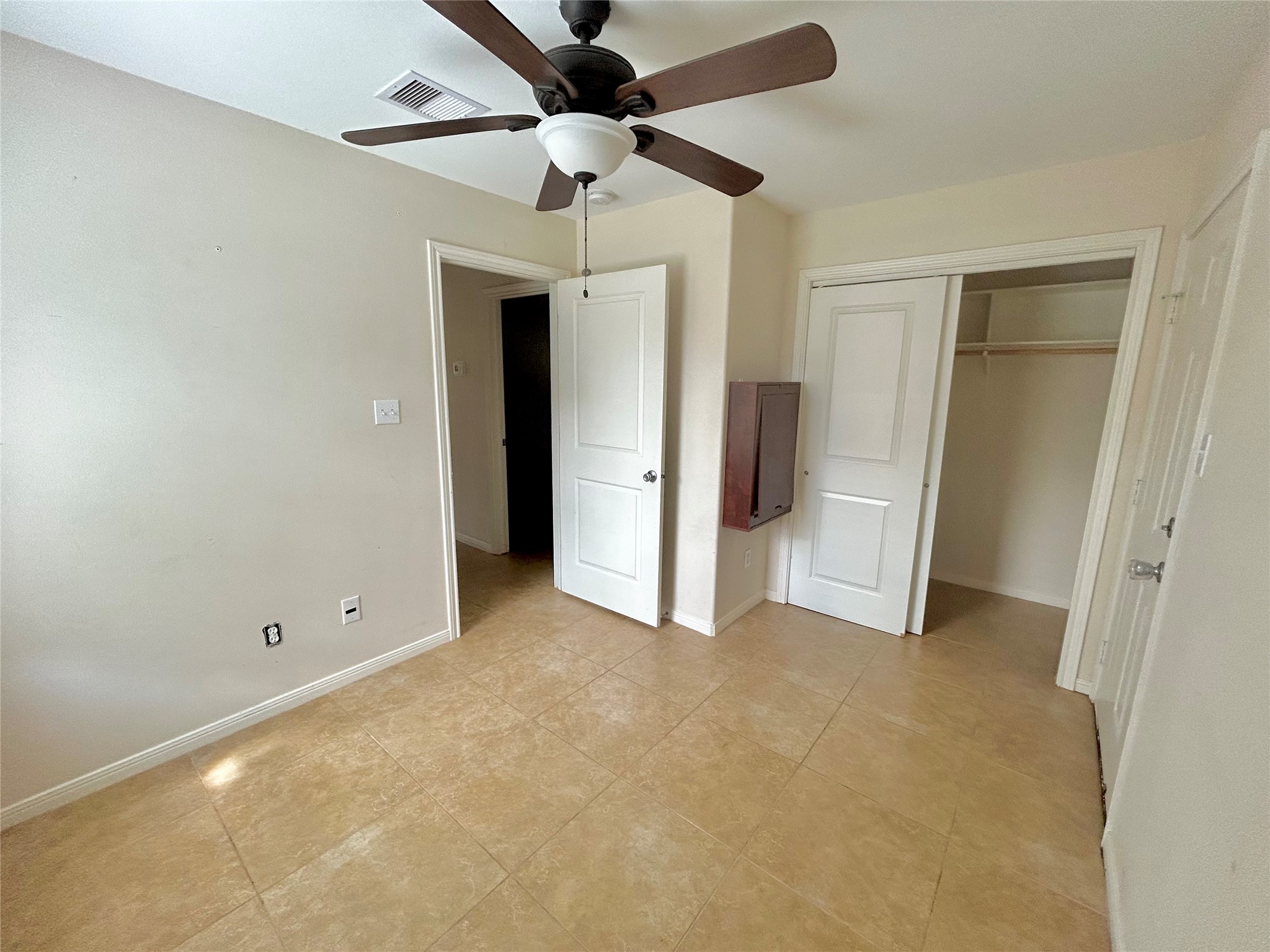 3735 Putnam Drive, #B, Bacliff, TX 77518