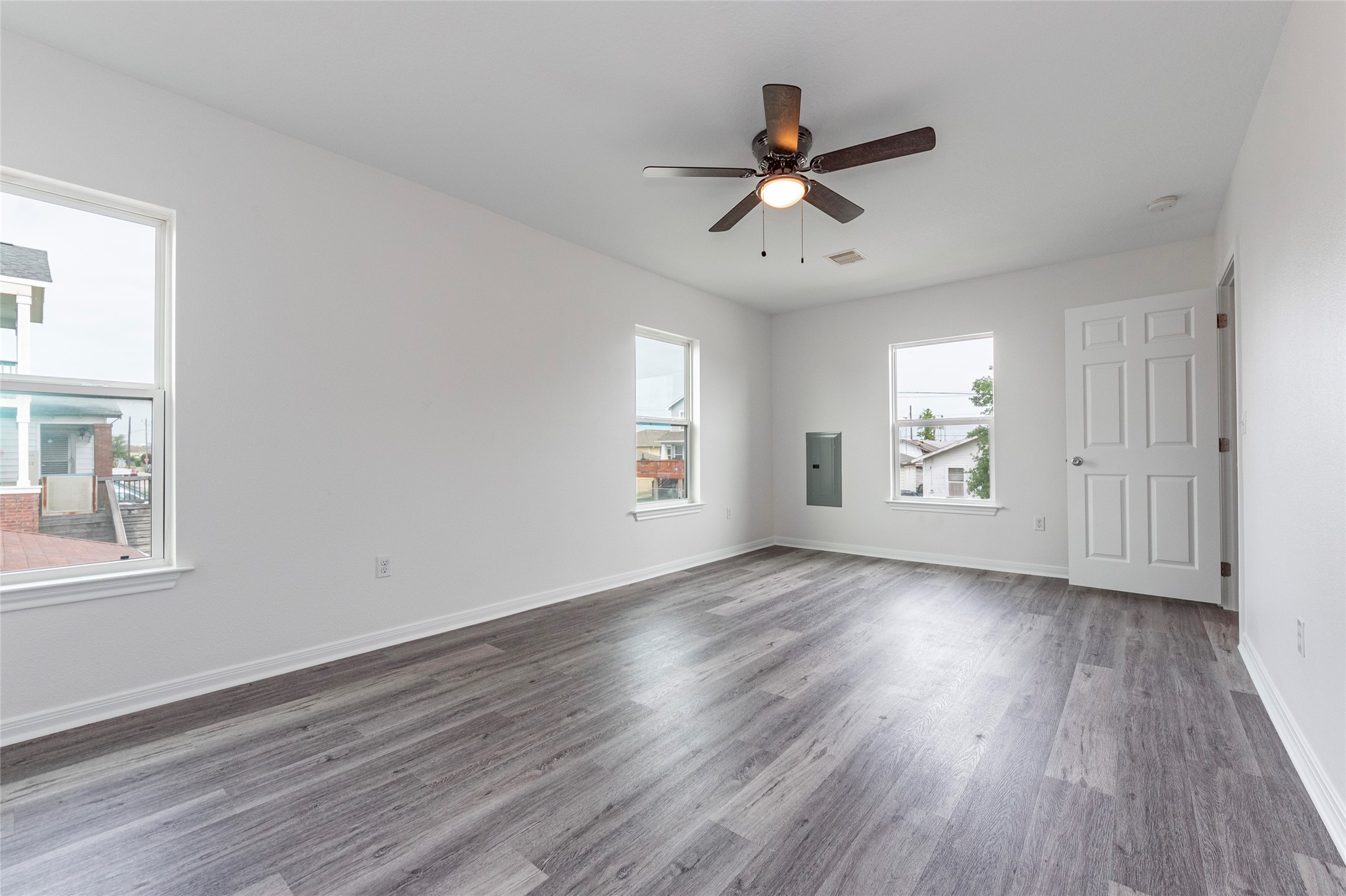 1101 54th Street, Galveston, TX 77551