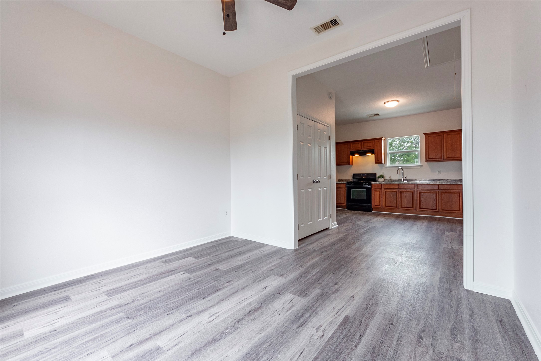 1101 54th Street, Galveston, TX 77551