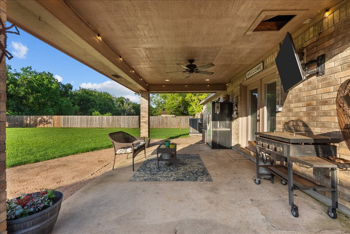 14018 Cimarron Road, Santa Fe, TX 77517