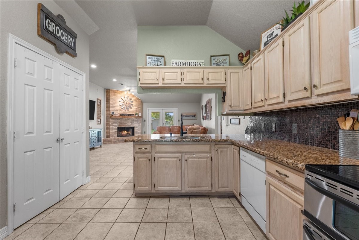 14018 Cimarron Road, Santa Fe, TX 77517