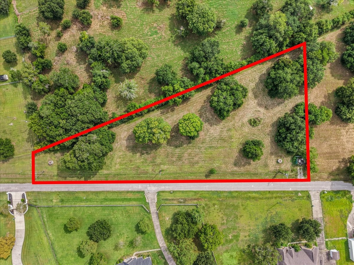 0 Delesandri Road, Hitchcock, TX 77563