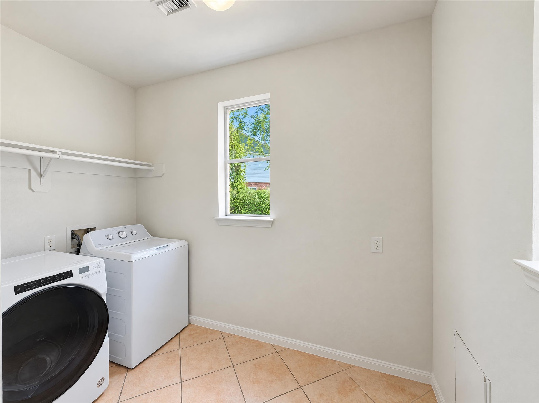 3407 Woodbine Place, Pearland, TX 77584