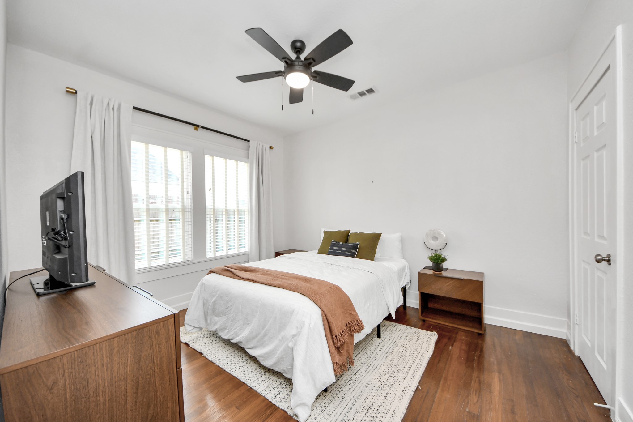 Thoughtfully designed for everyday functionality, the secondary bedrooms provide comfortable spaces that can easily adapt to your lifestyle.