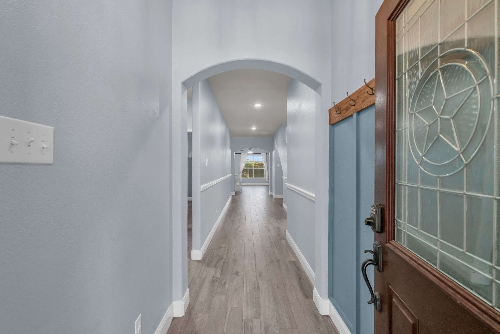 Inviting entry into this wonderful home!