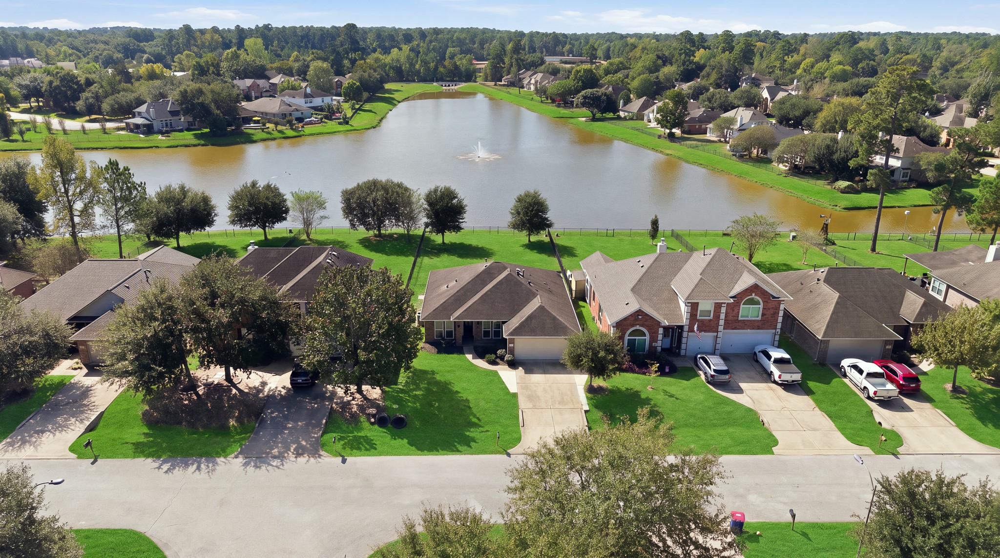 9303 E Lakeside Drive, Magnolia, TX 77354