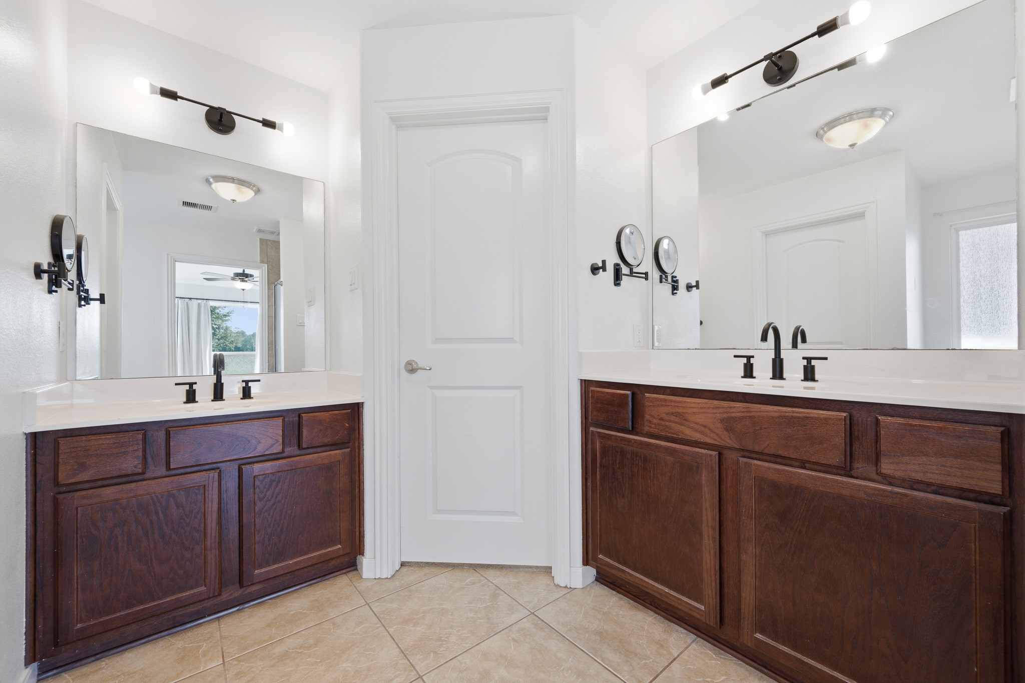 9303 E Lakeside Drive, Magnolia, TX 77354