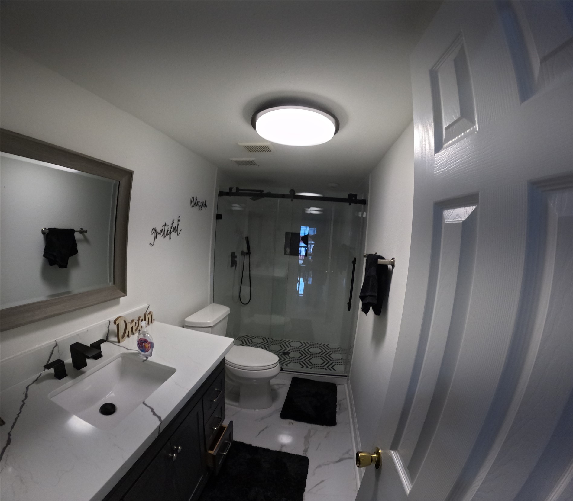 Complete bathroom on the second floor