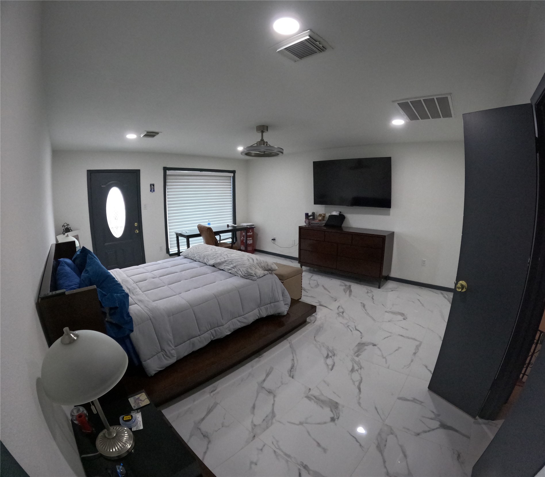 Another bedroom on this thrid floor