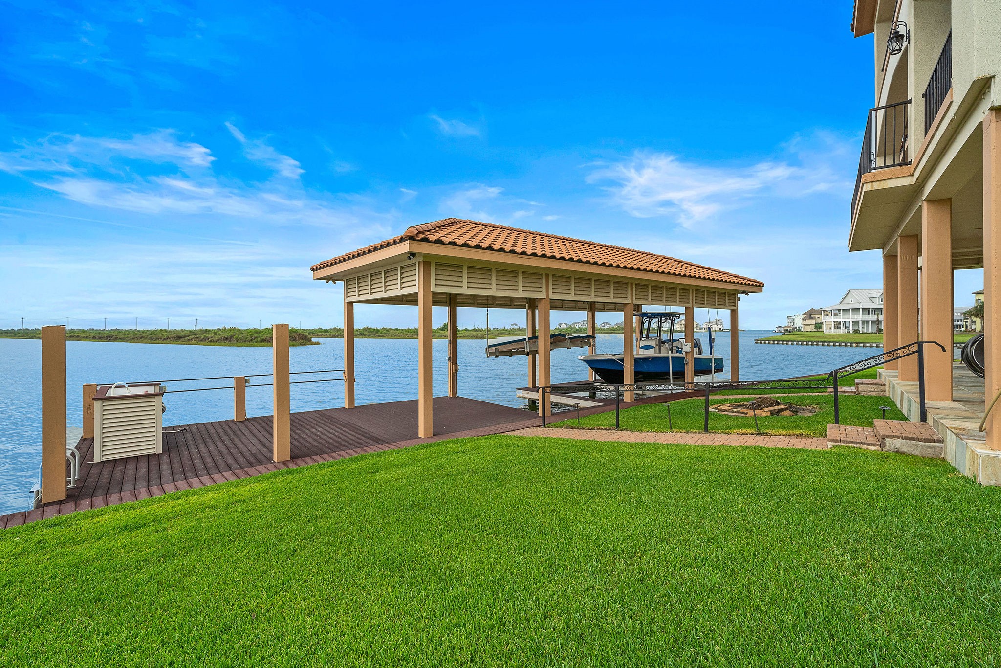 21 Loggerhead, Hitchcock, TX 77563