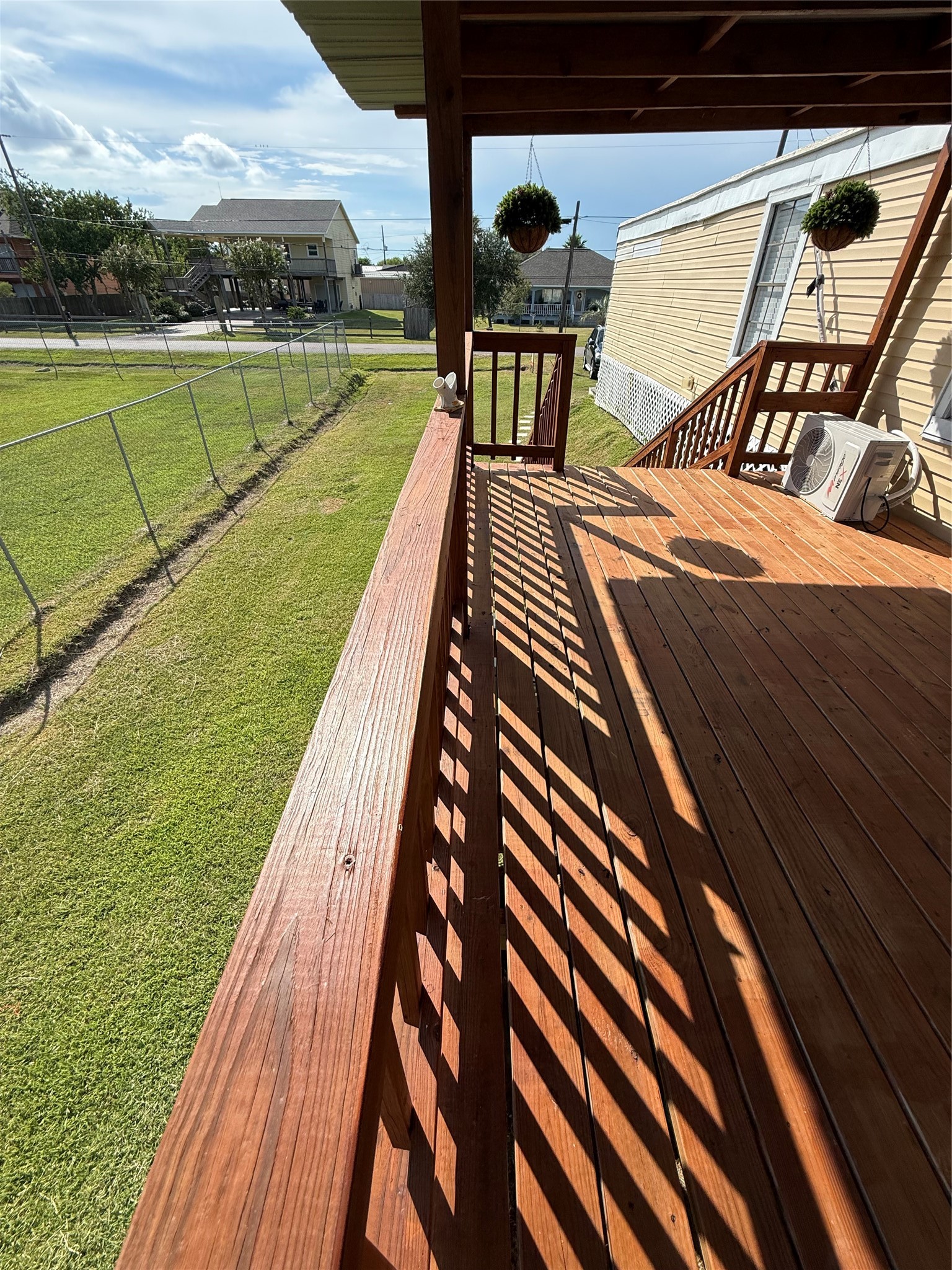 811 6th Street N, San Leon, TX 77539