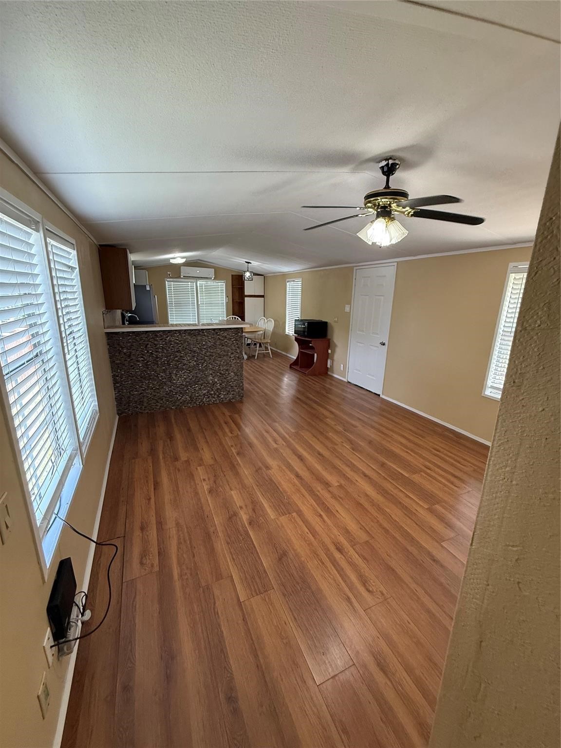 811 6th Street N, San Leon, TX 77539 811 6th Street N, San Leon, TX 77539