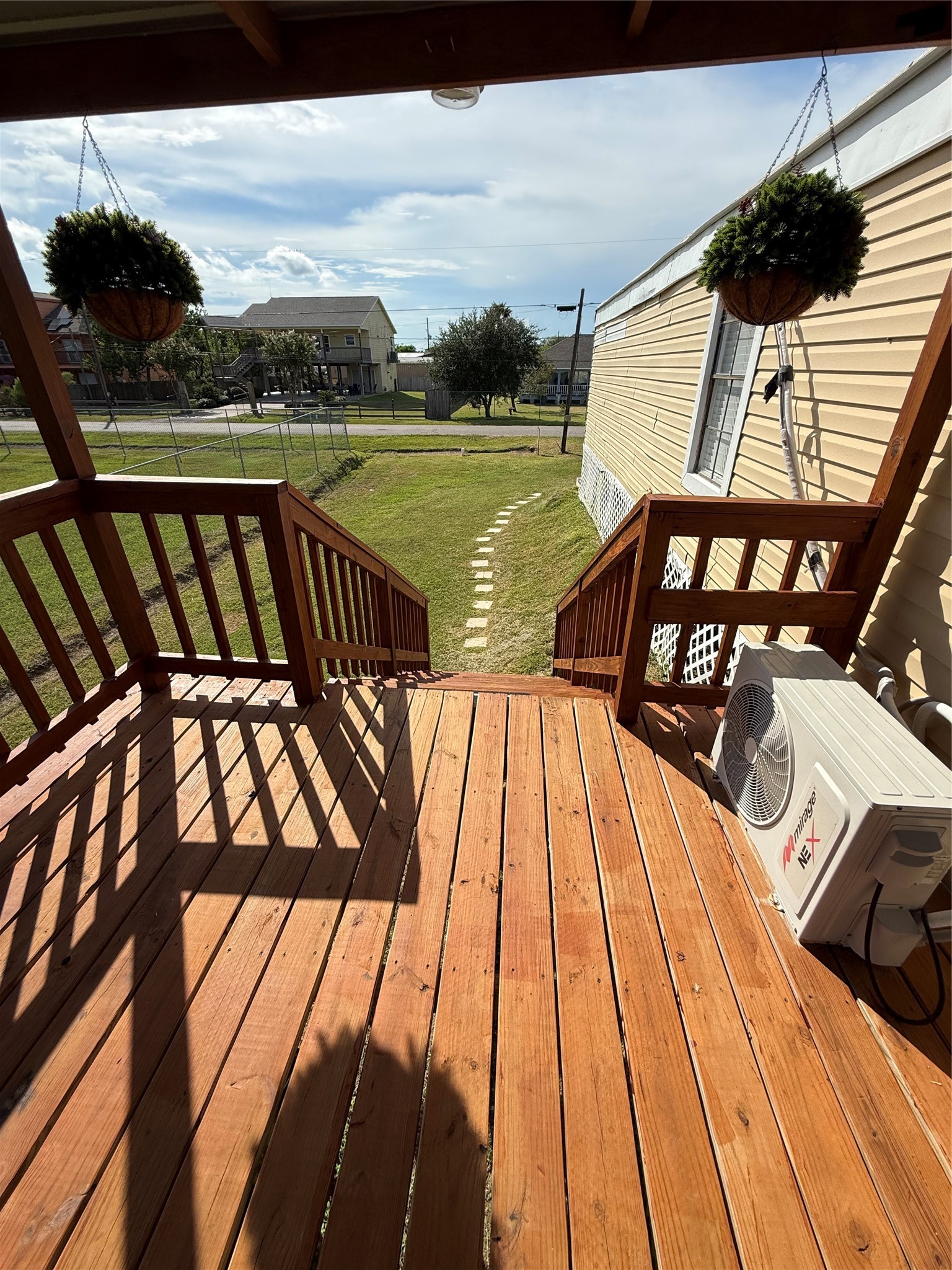 811 6th Street N, San Leon, TX 77539