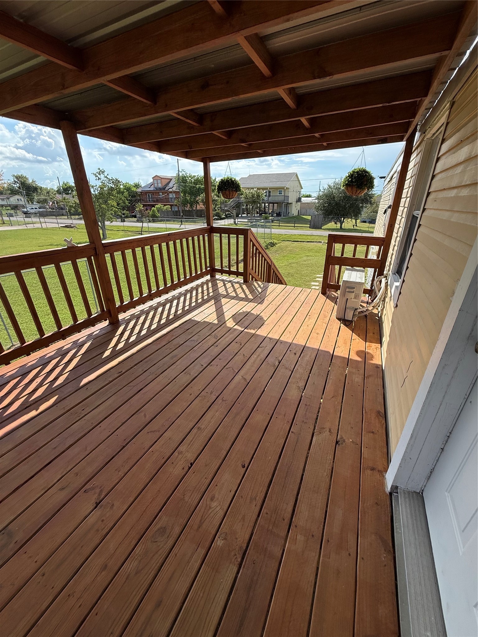 811 6th Street N, San Leon, TX 77539