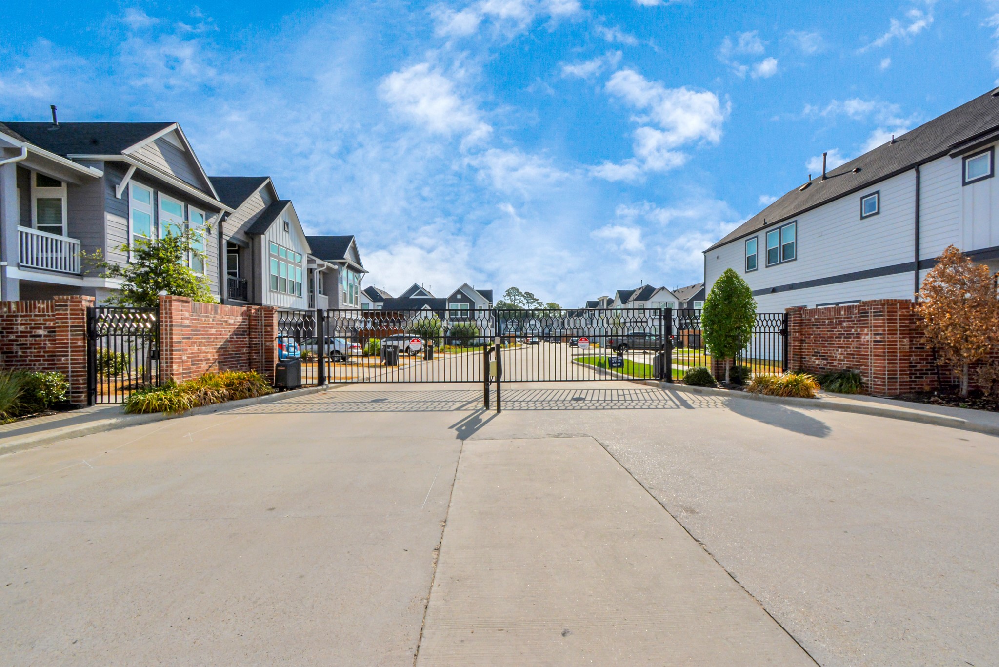 726 Strawberry Pines Court, Houston, TX 77009