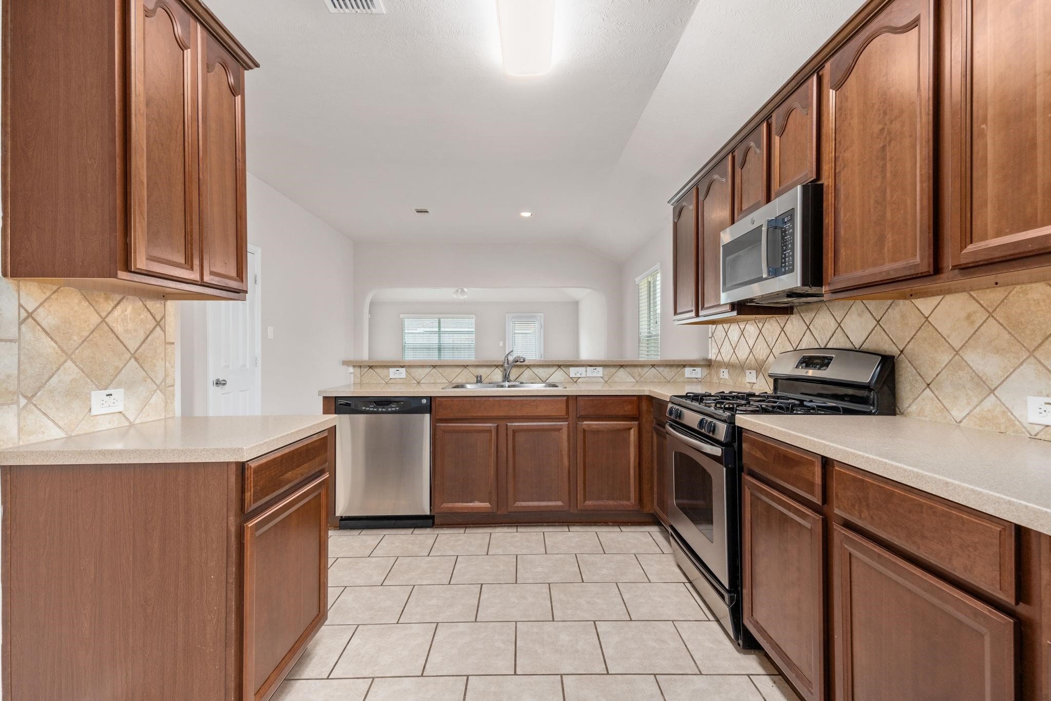 13202 Southern Creek Drive, Pearland, TX 77584