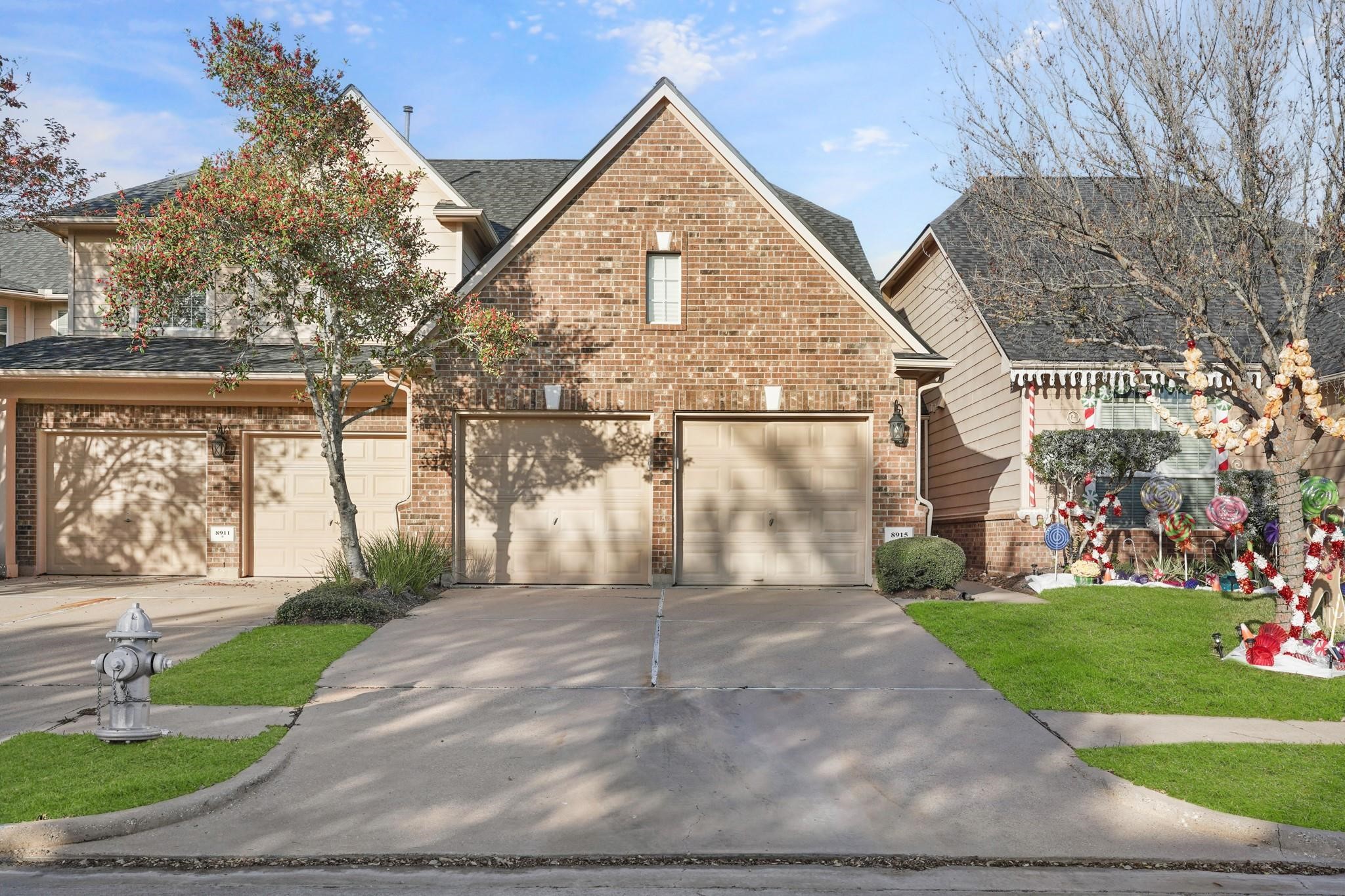 8915 Summer Ash Lane, Sugar Land, TX 77479