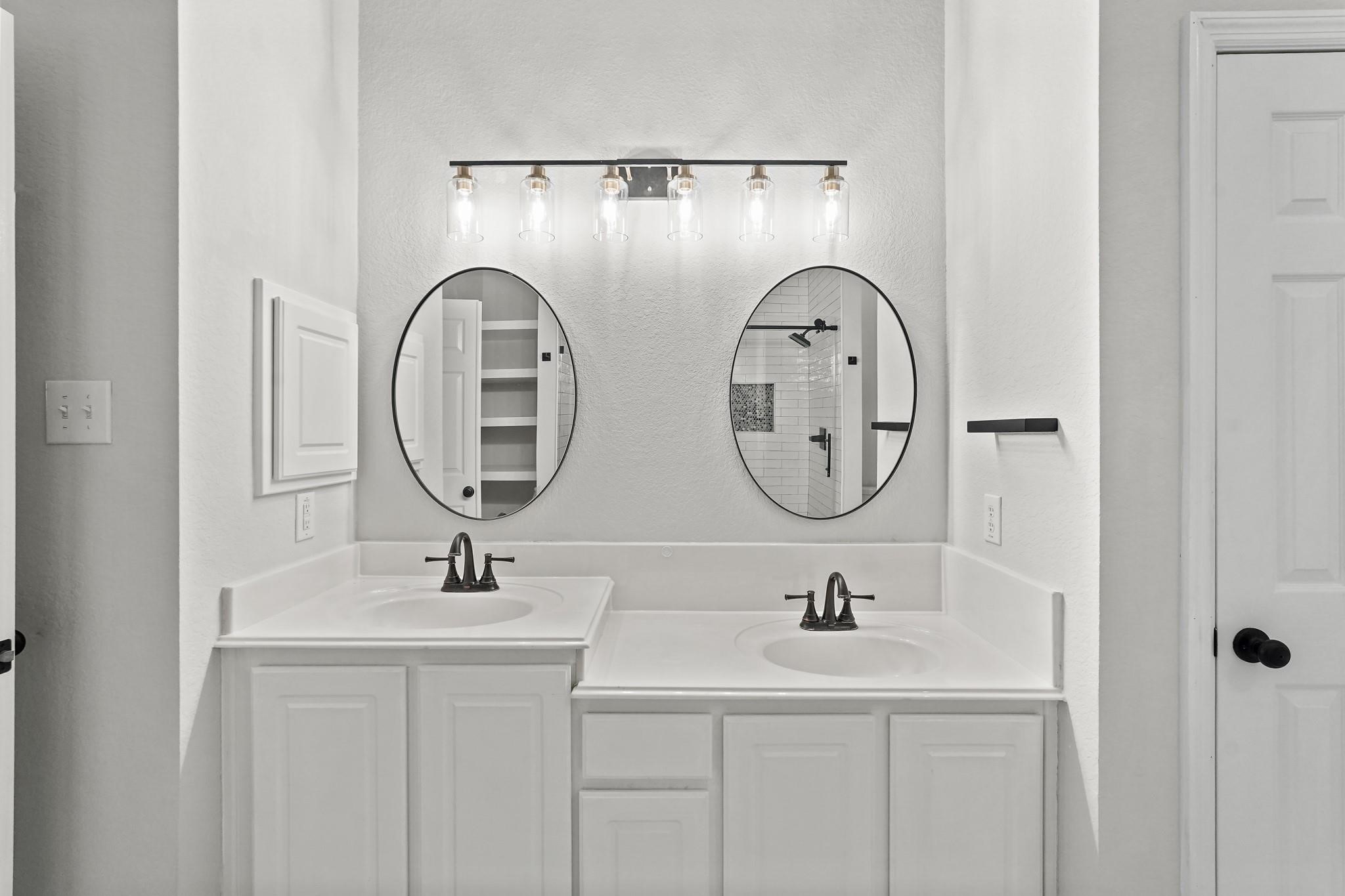 8915 Summer Ash Lane, Sugar Land, TX 77479