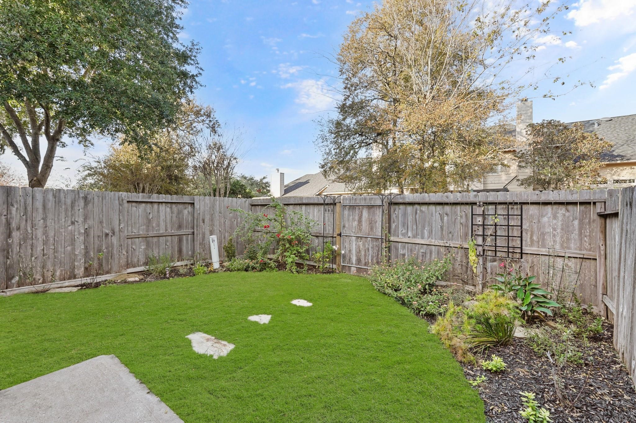 8915 Summer Ash Lane, Sugar Land, TX 77479