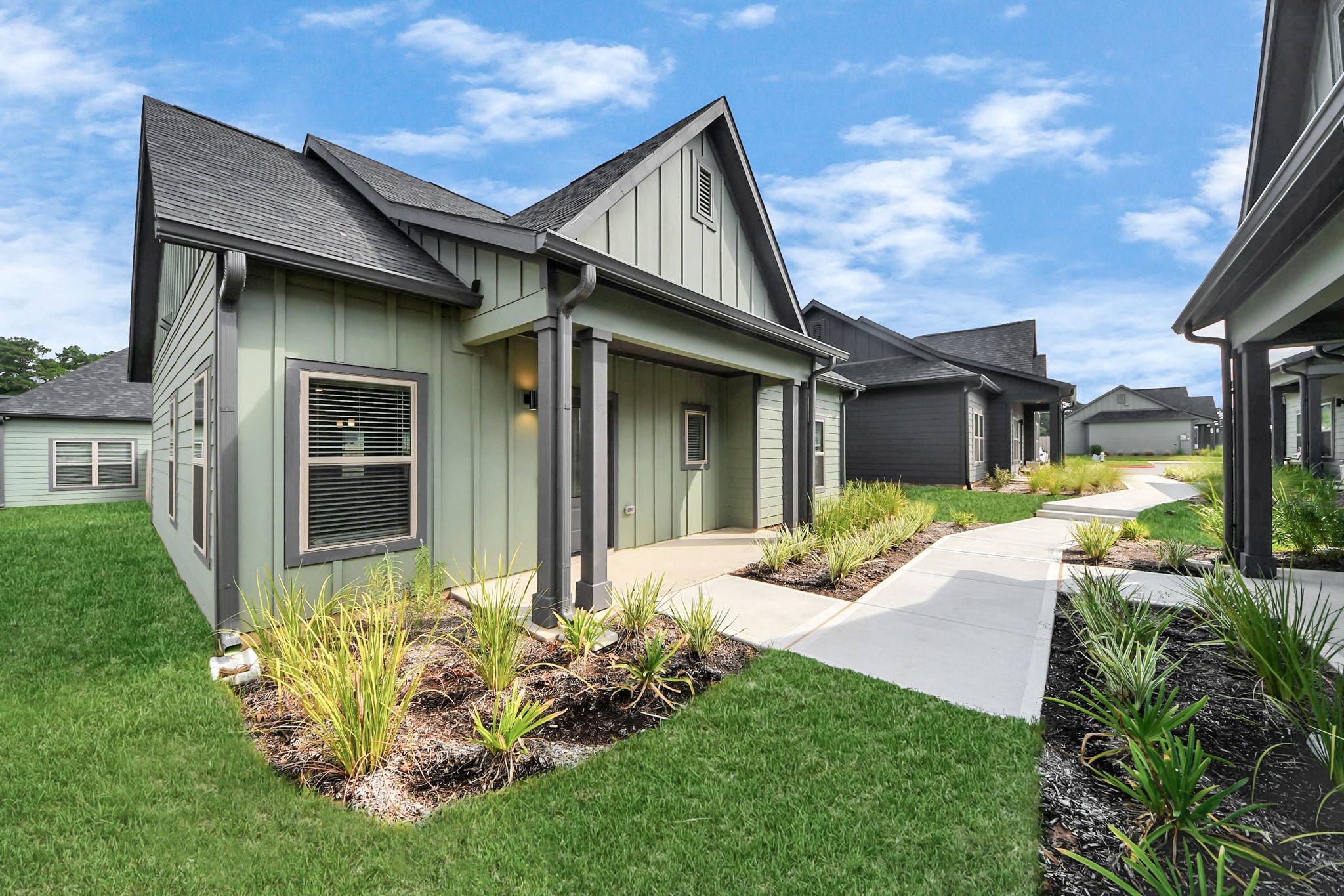 Welcome to an exclusive Gated Resort Style Community with a distinctive neighborhood feel that provides a maintenance free lifestyle.Nestled in Conroe offering Single Family Home-2 Bedrooms,2 baths, w/private back yard!