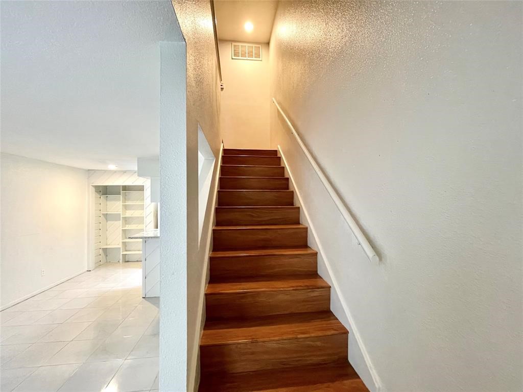 2100 Wilcrest Drive, #123, Houston, TX 77042