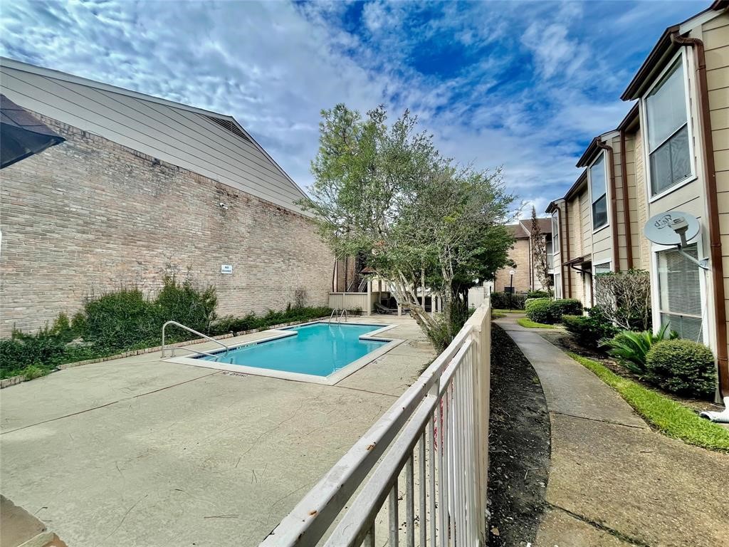 2100 Wilcrest Drive, #123, Houston, TX 77042