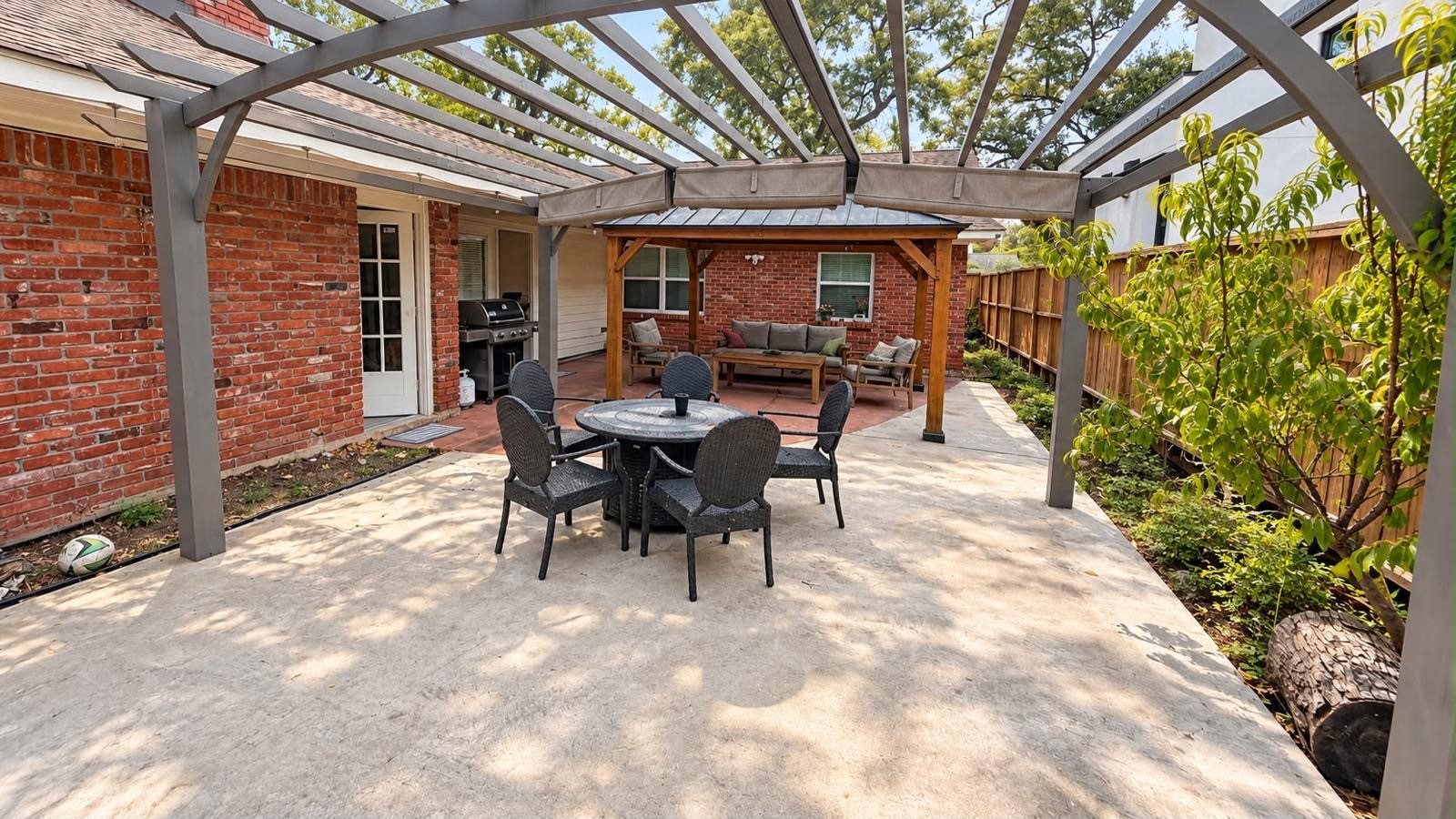 3102 Newcastle Drive, Houston, TX 77027