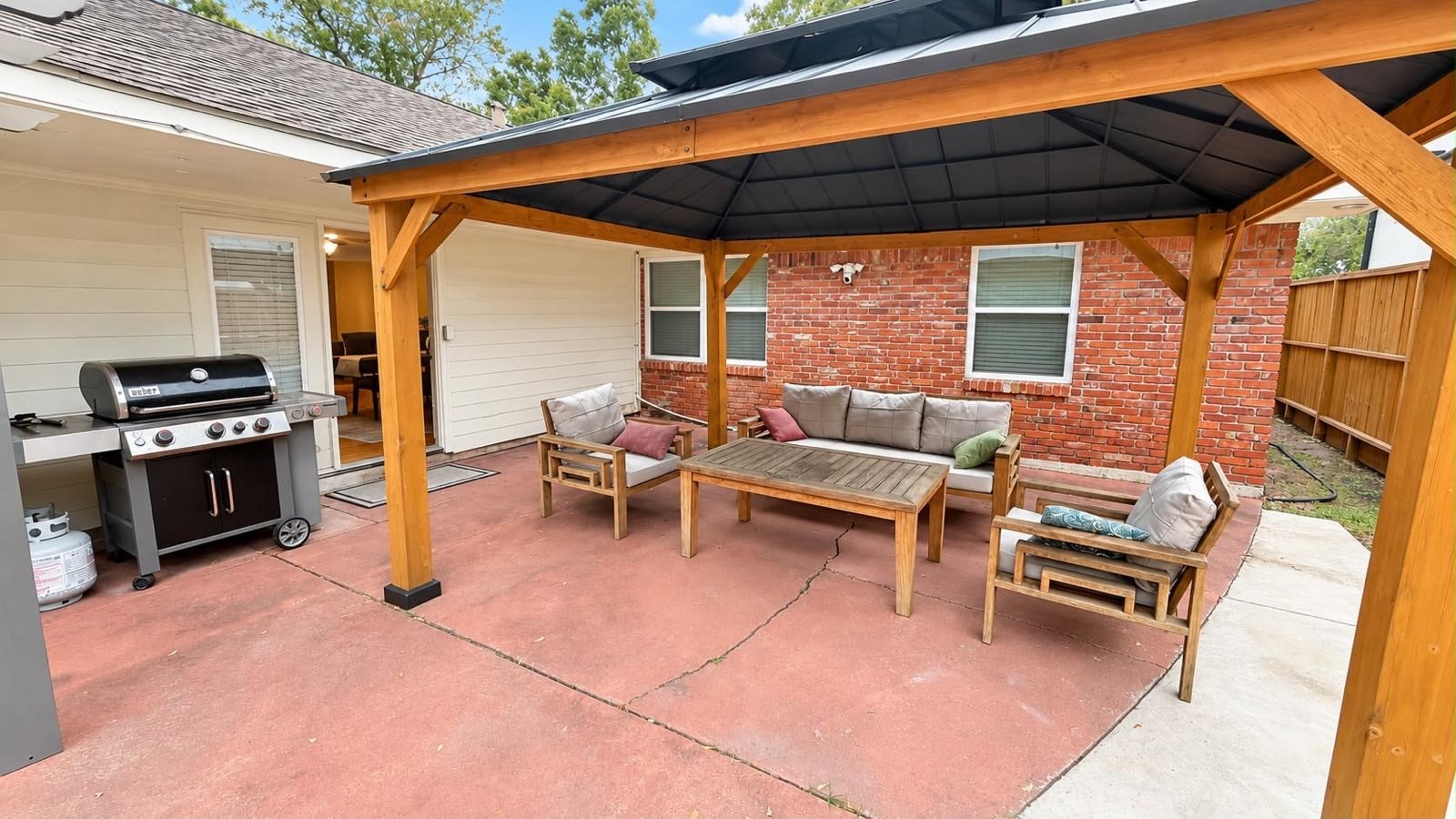 3102 Newcastle Drive, Houston, TX 77027