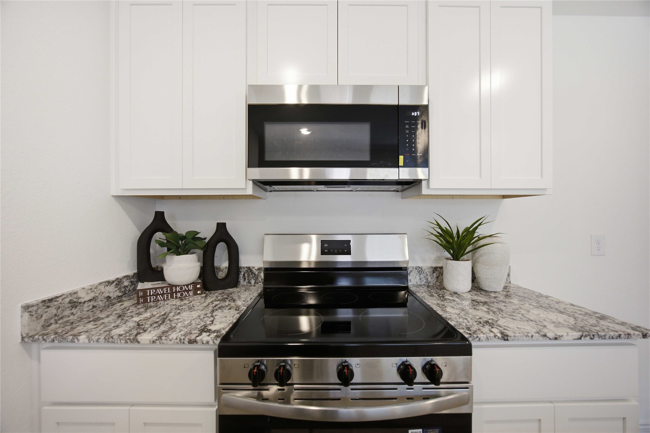6015 Pineapple Street, Houston, TX 77048