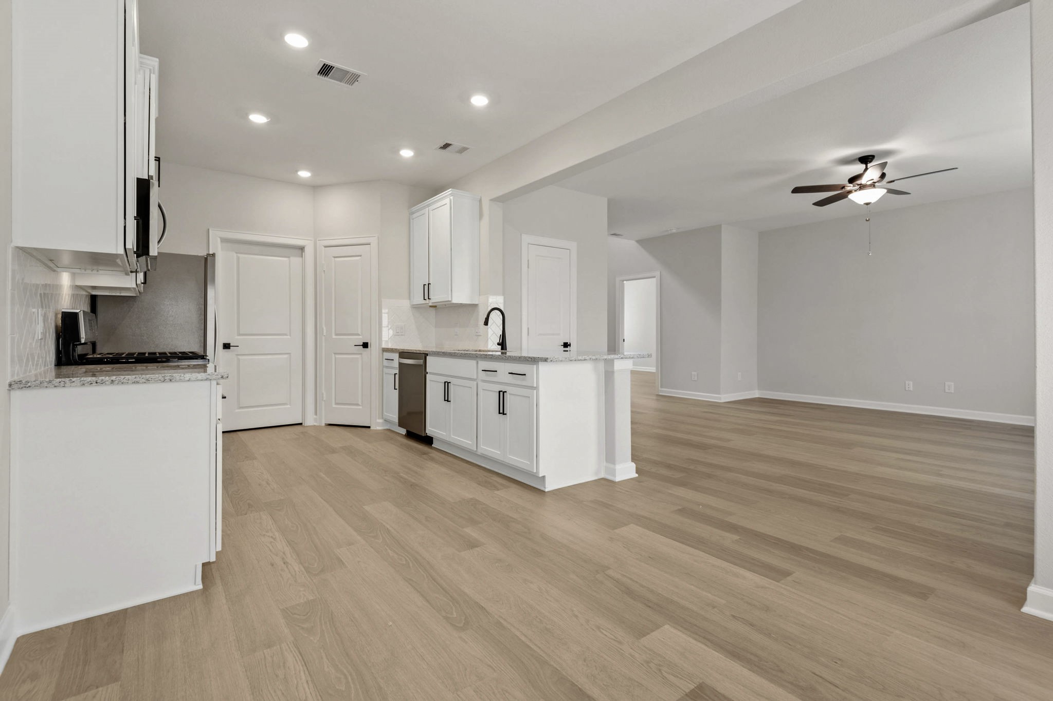 21551 Bluebonnet Bay Drive, Magnolia, TX 77354
