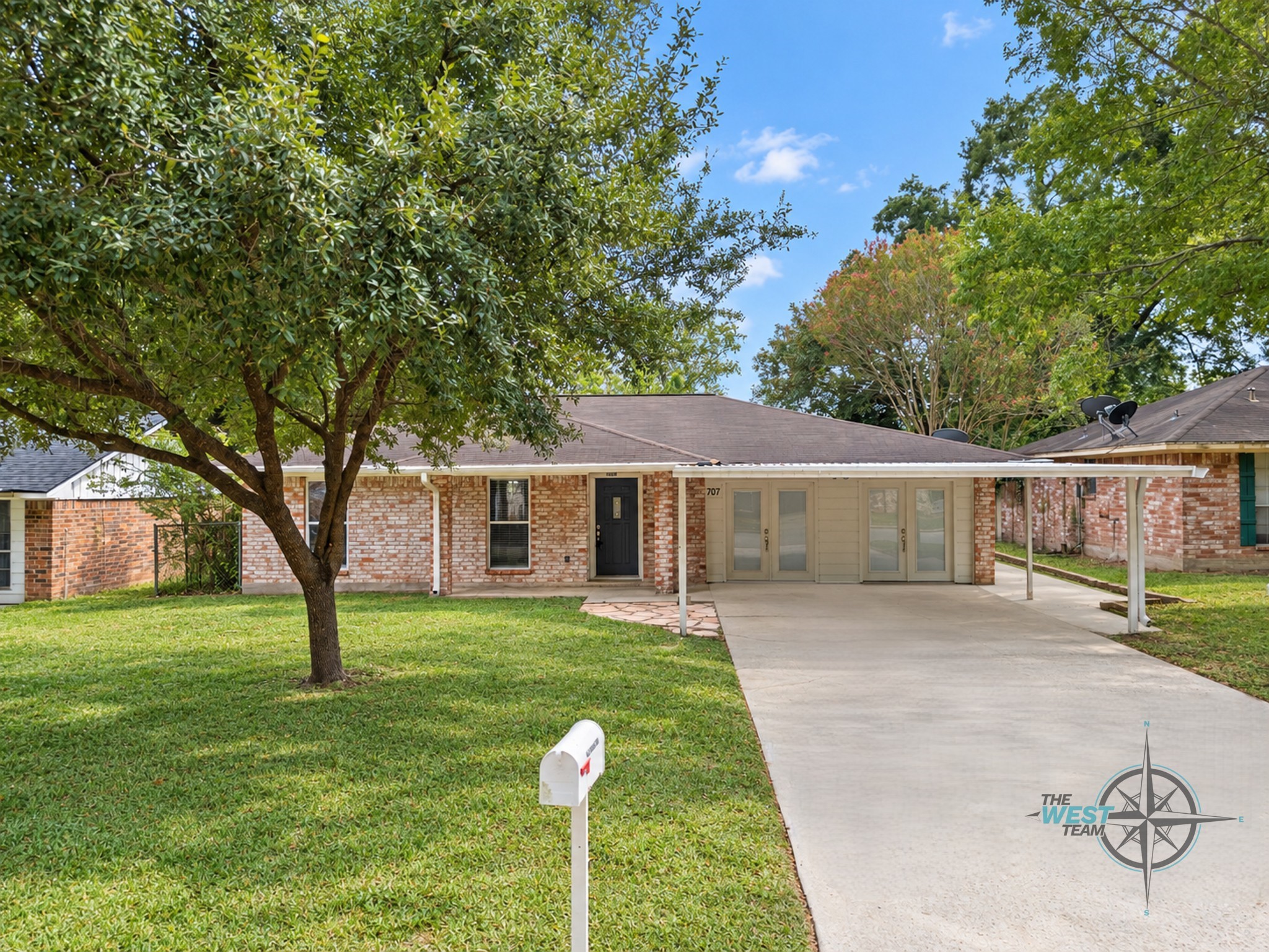 707 Hildred Avenue, Conroe, TX 77303 707 Hildred Avenue, Conroe, TX 77303