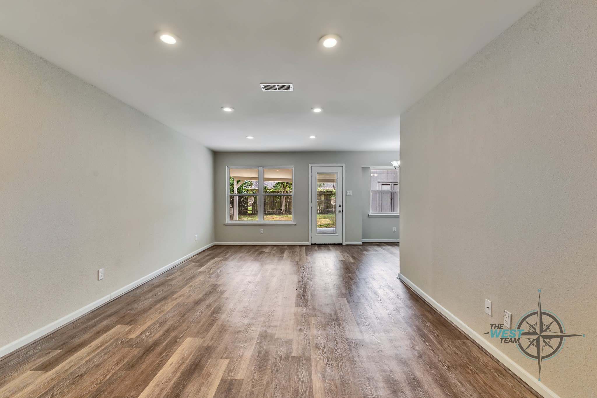 707 Hildred Avenue, Conroe, TX 77303