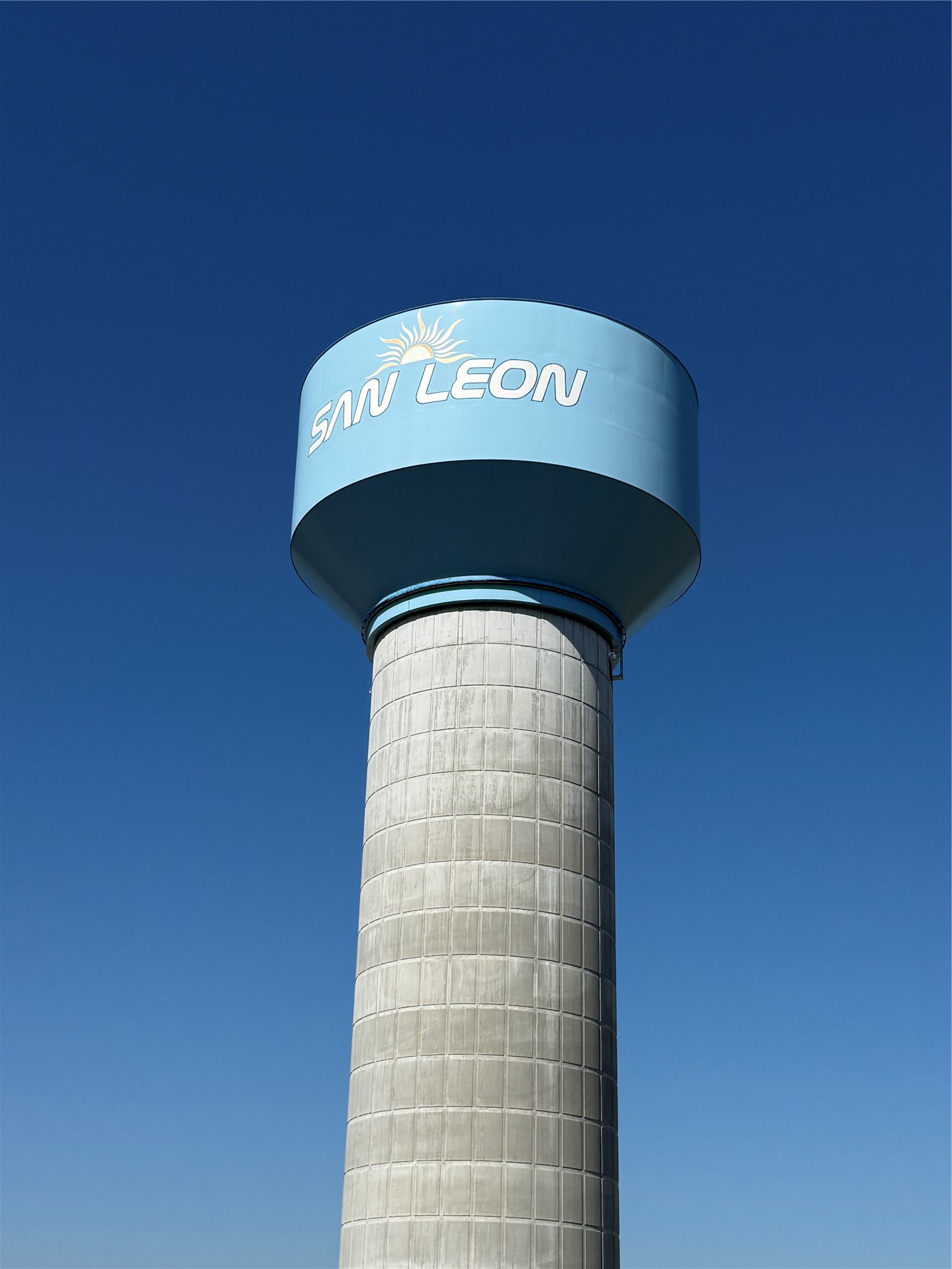 Welcome to San Leon, a bayside community in Galveston County.