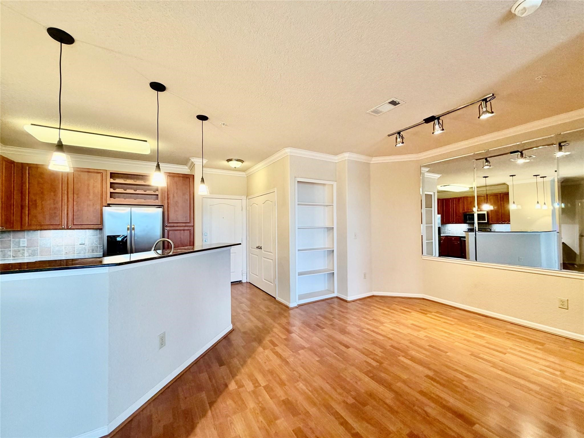 1711 Old Spanish Trail, #407, Houston, TX 77054