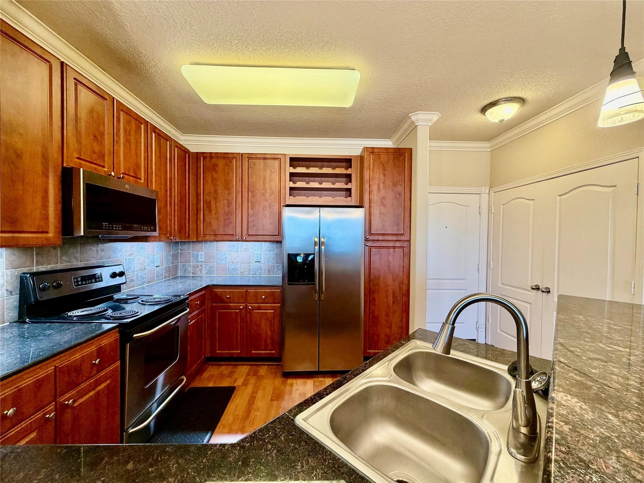 1711 Old Spanish Trail, #407, Houston, TX 77054