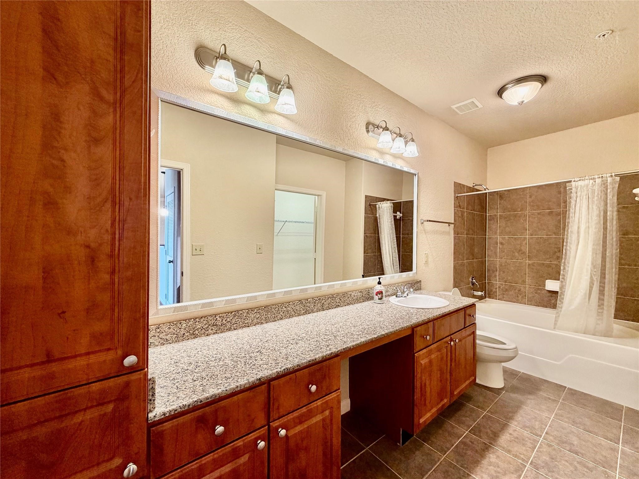1711 Old Spanish Trail, #407, Houston, TX 77054