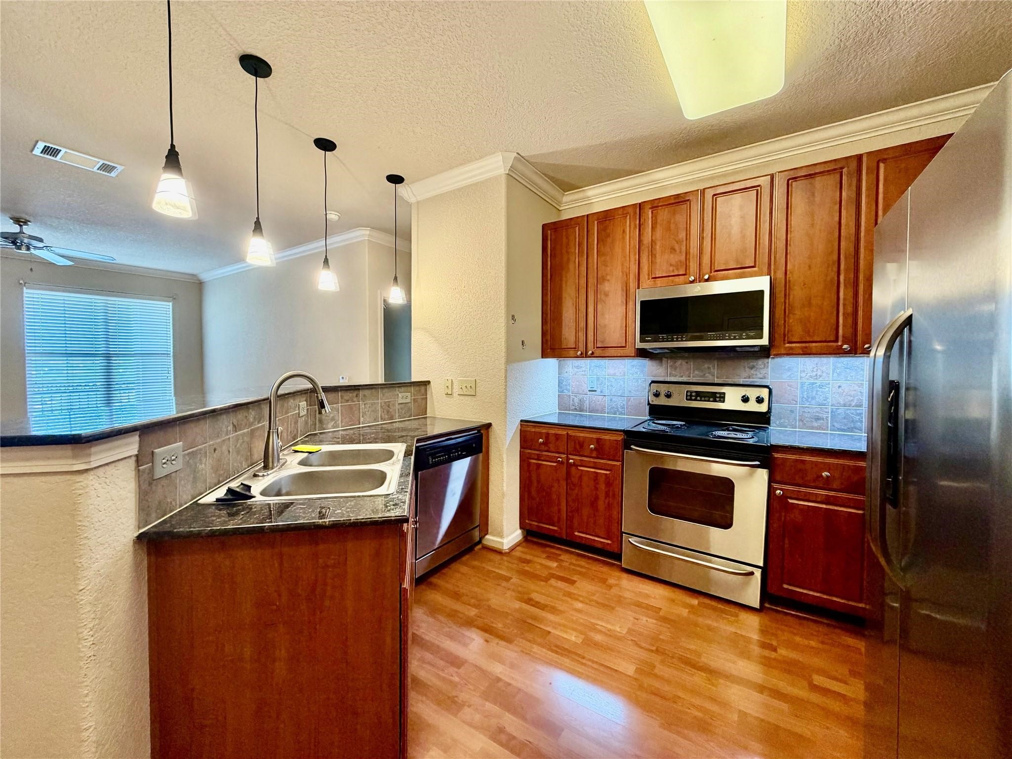 1711 Old Spanish Trail, #407, Houston, TX 77054