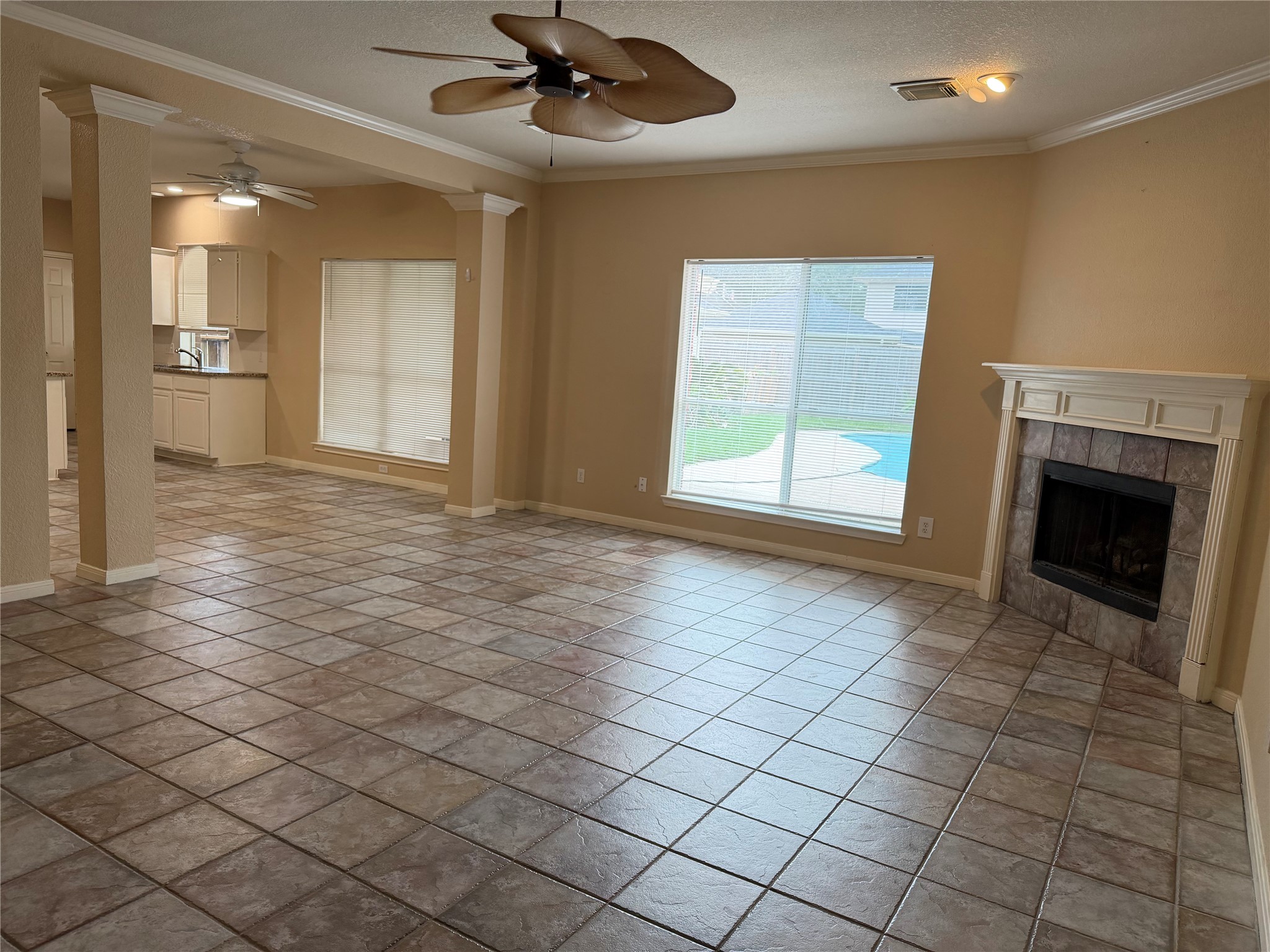 2810 White Oak Lane, Pearland, TX 77584