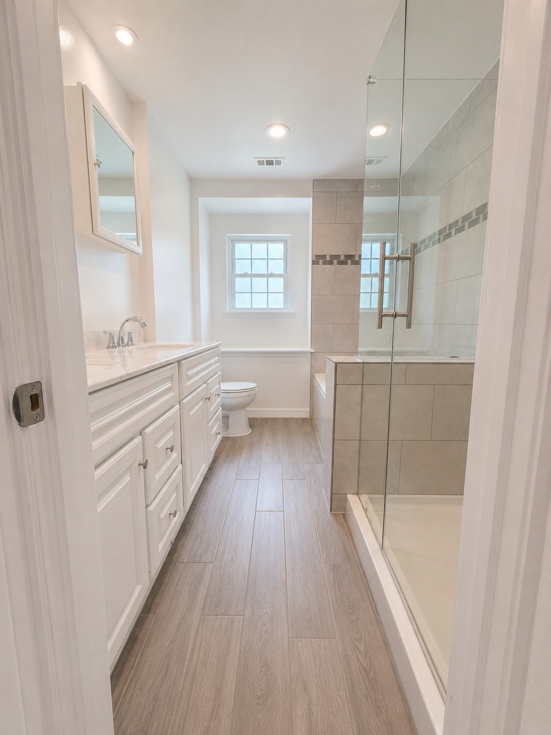 1st floor bathroom